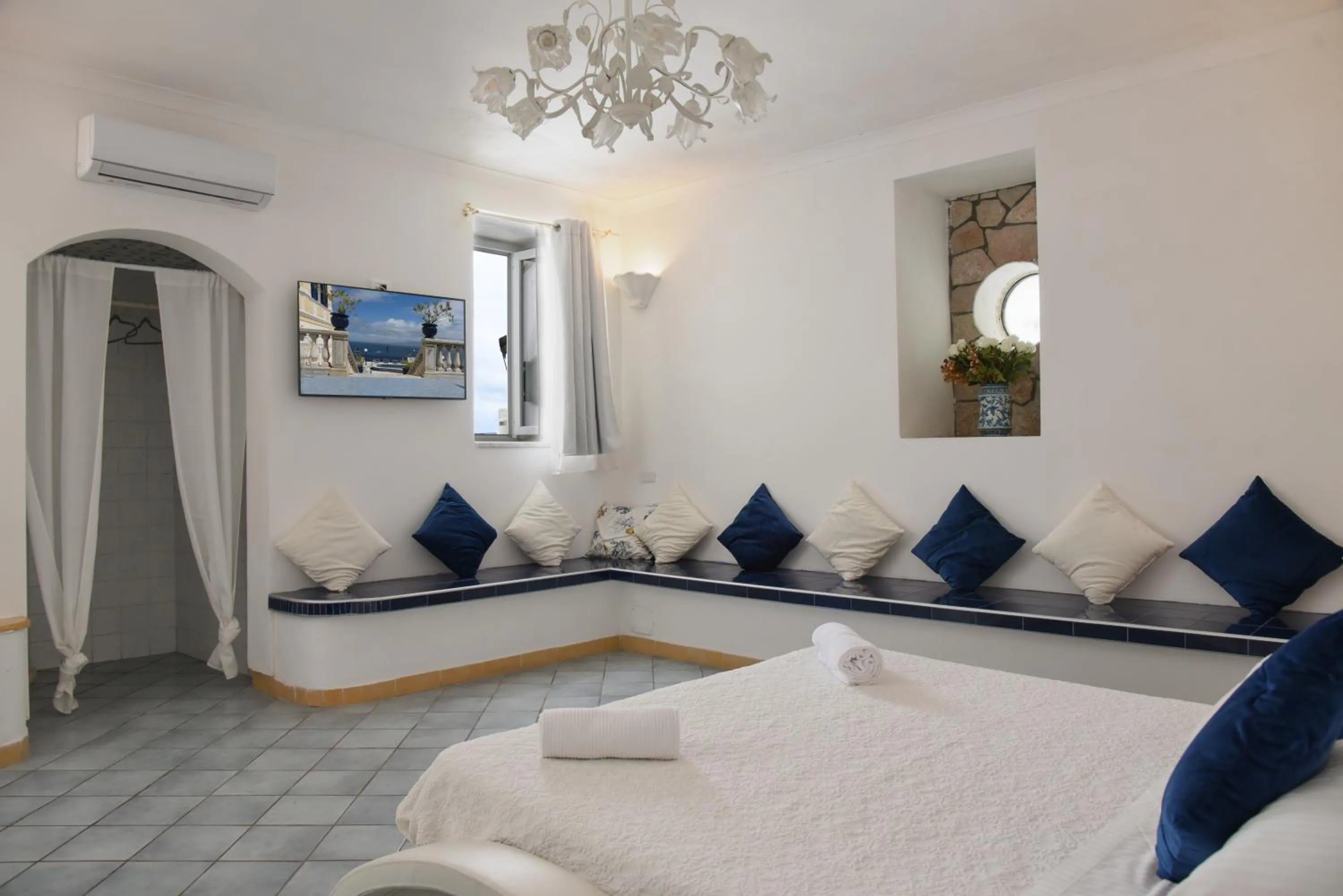 Bed in Villa La Terrazza Suites