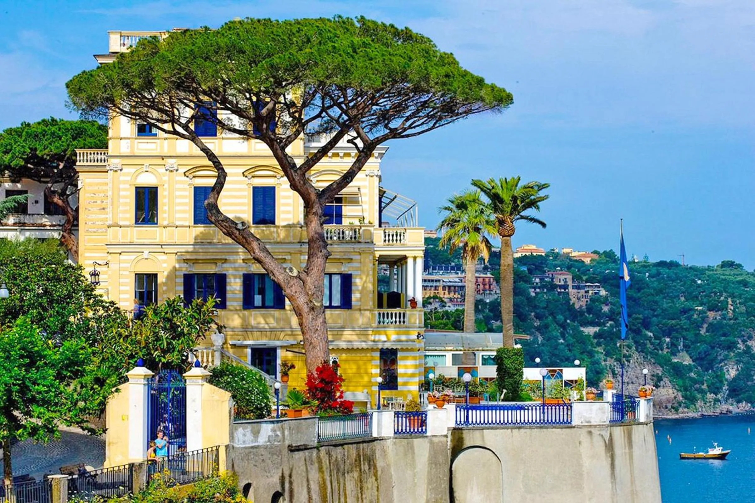 Facade/entrance in Villa La Terrazza Suites