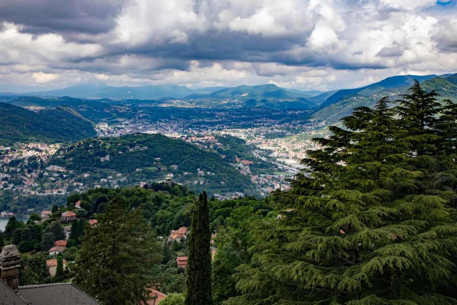 Mountain view in Hotel Vista Lago Como