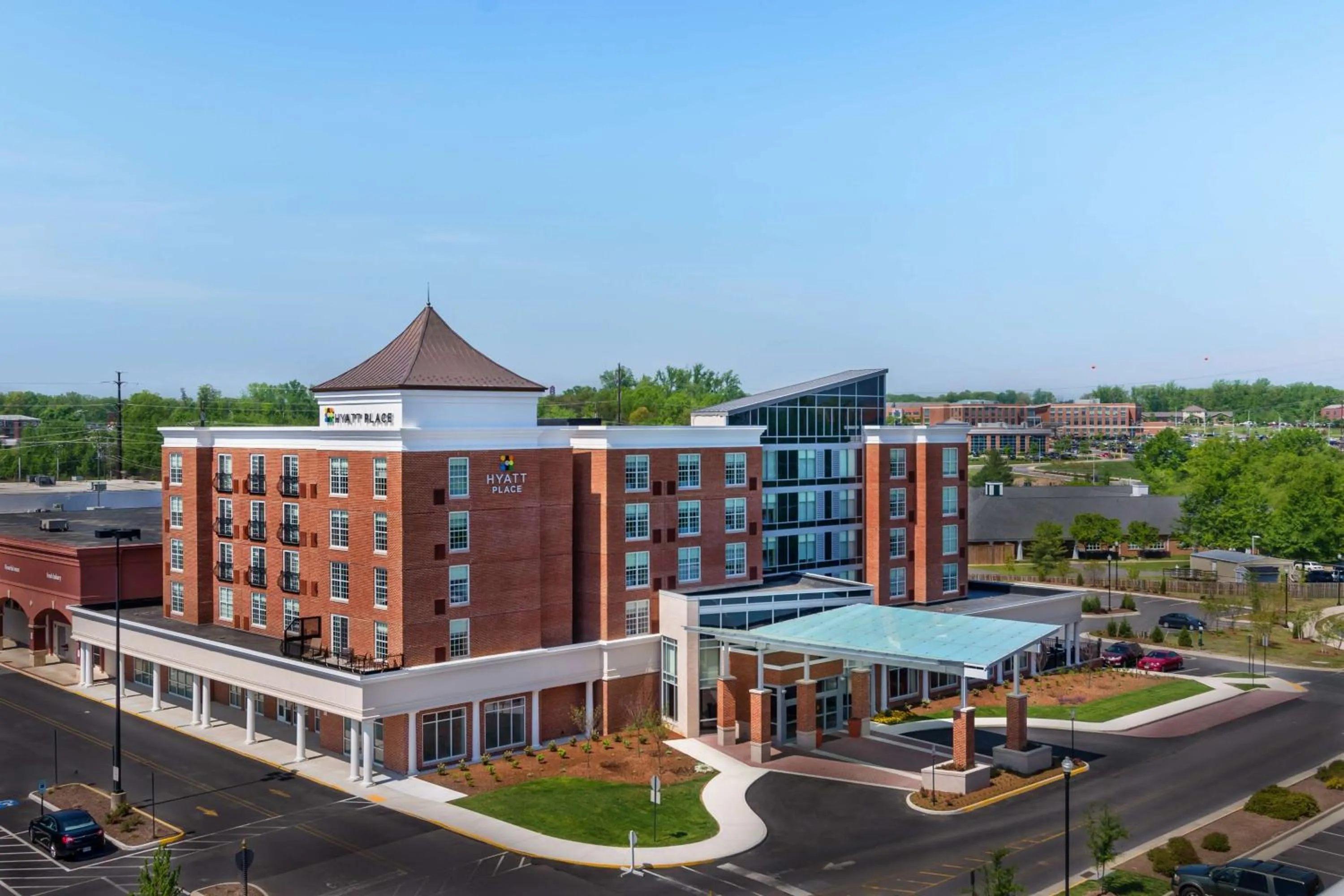 Property building in Hyatt Place Fredericksburg at Mary Washington