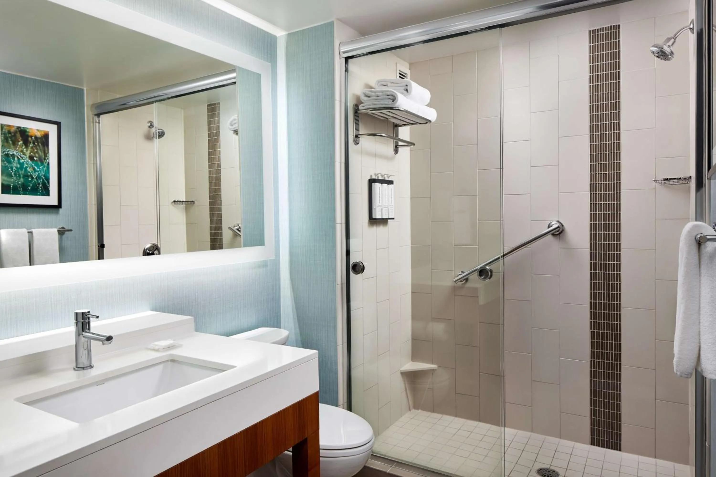 Bathroom in Hyatt Place Fredericksburg at Mary Washington