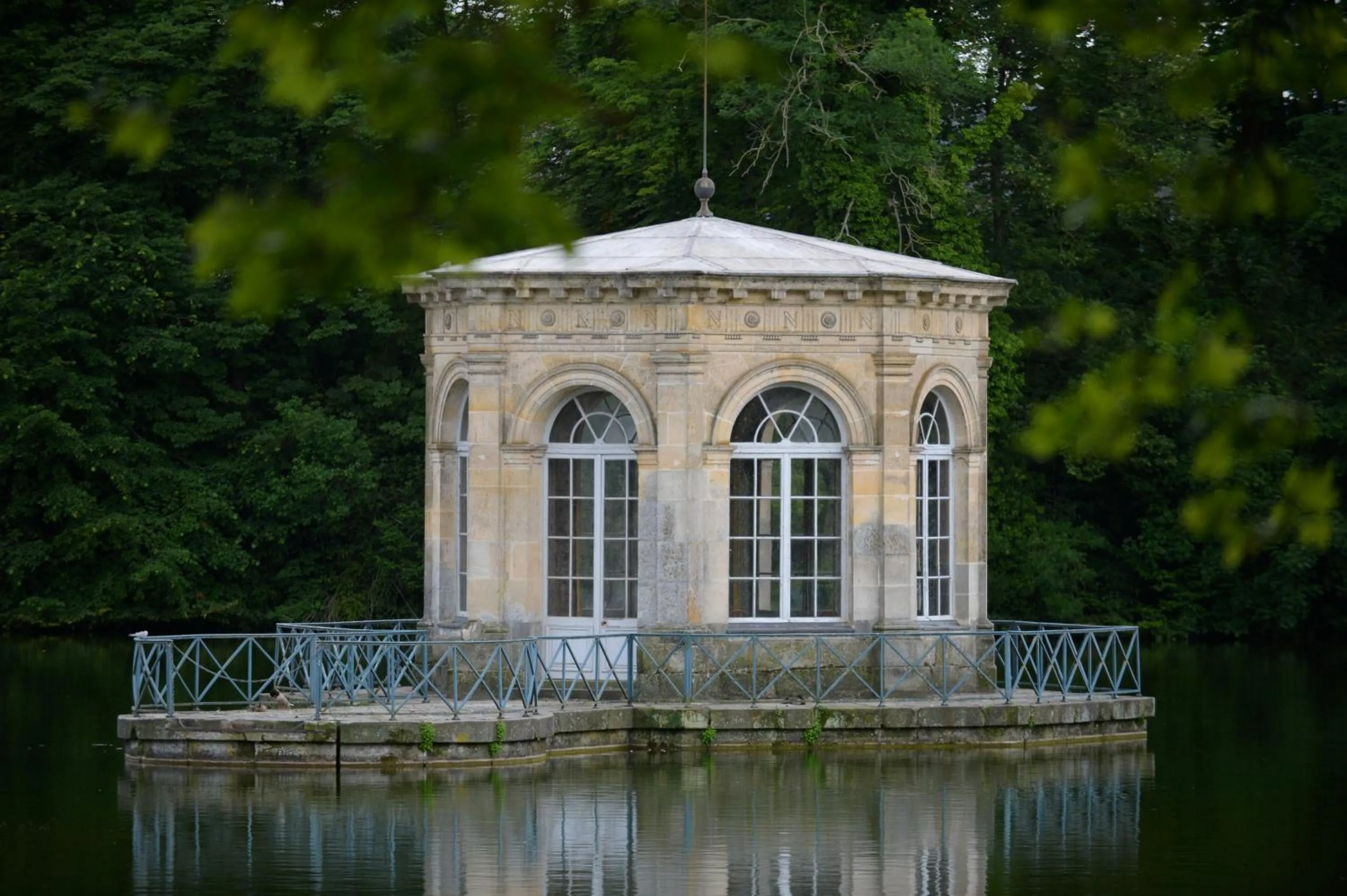 Area and facilities in Hôtel de Londres