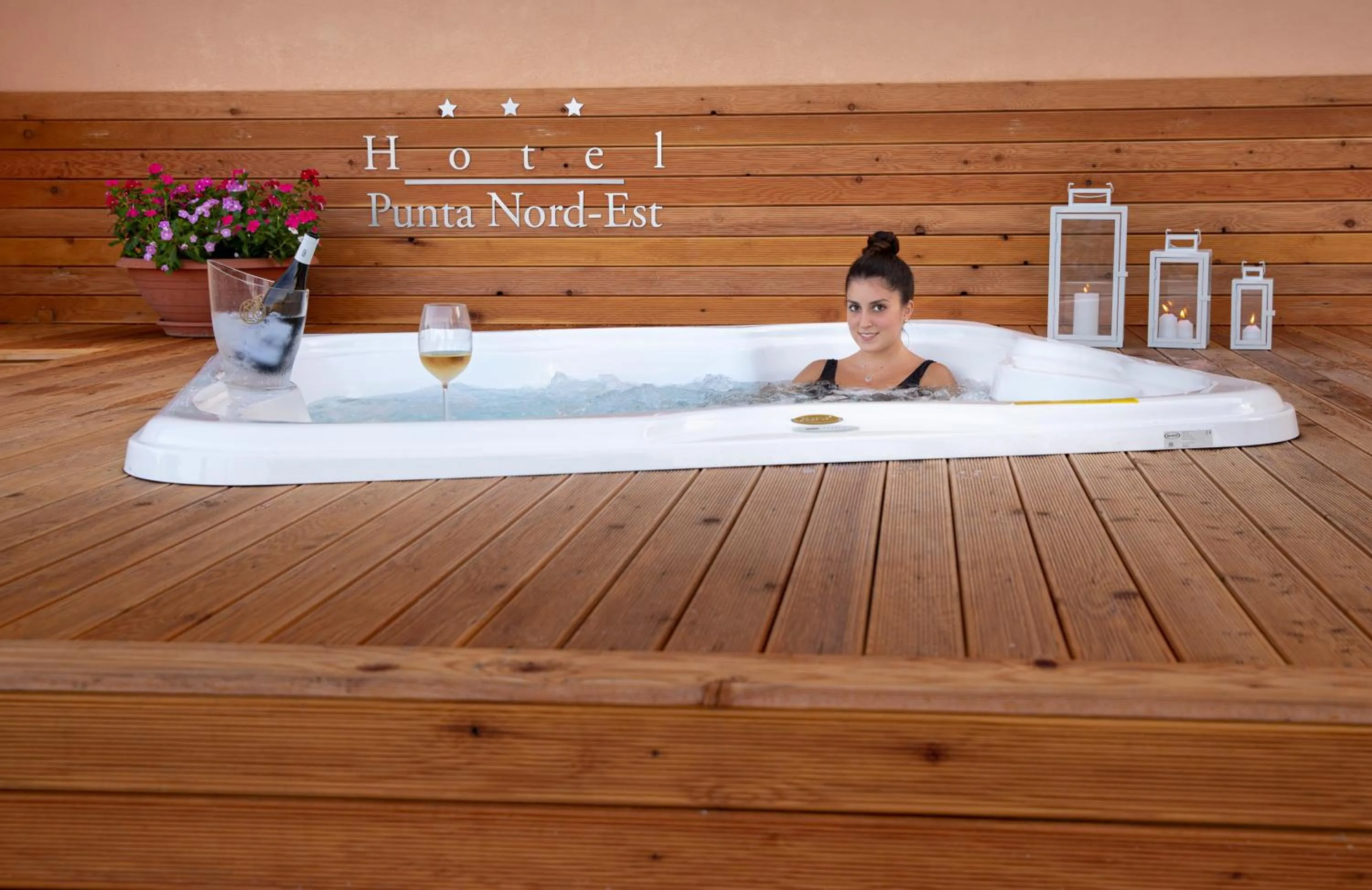 Hot Tub in Hotel Punta Nord Est