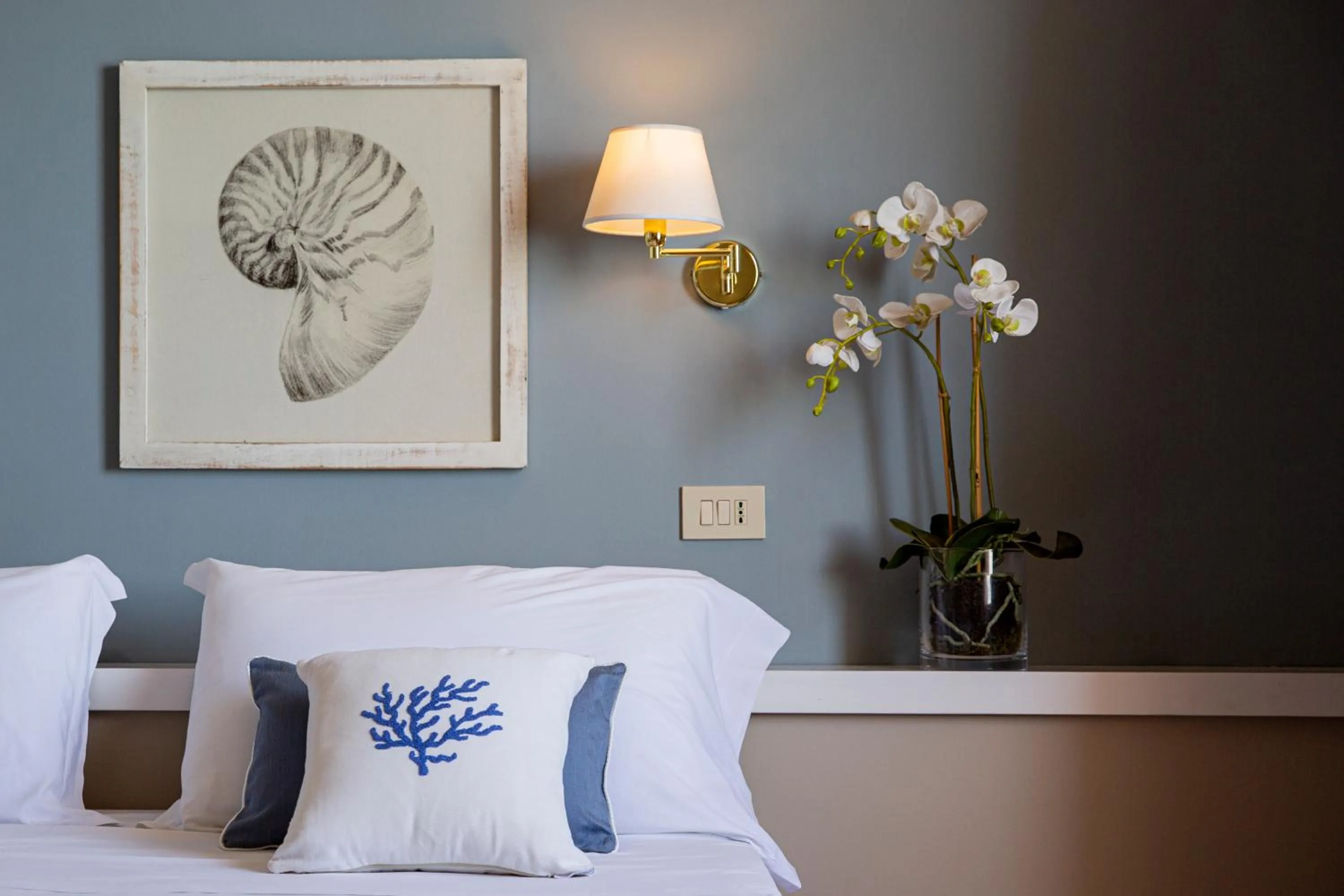 Decorative detail, Bed in Hotel Punta Nord Est