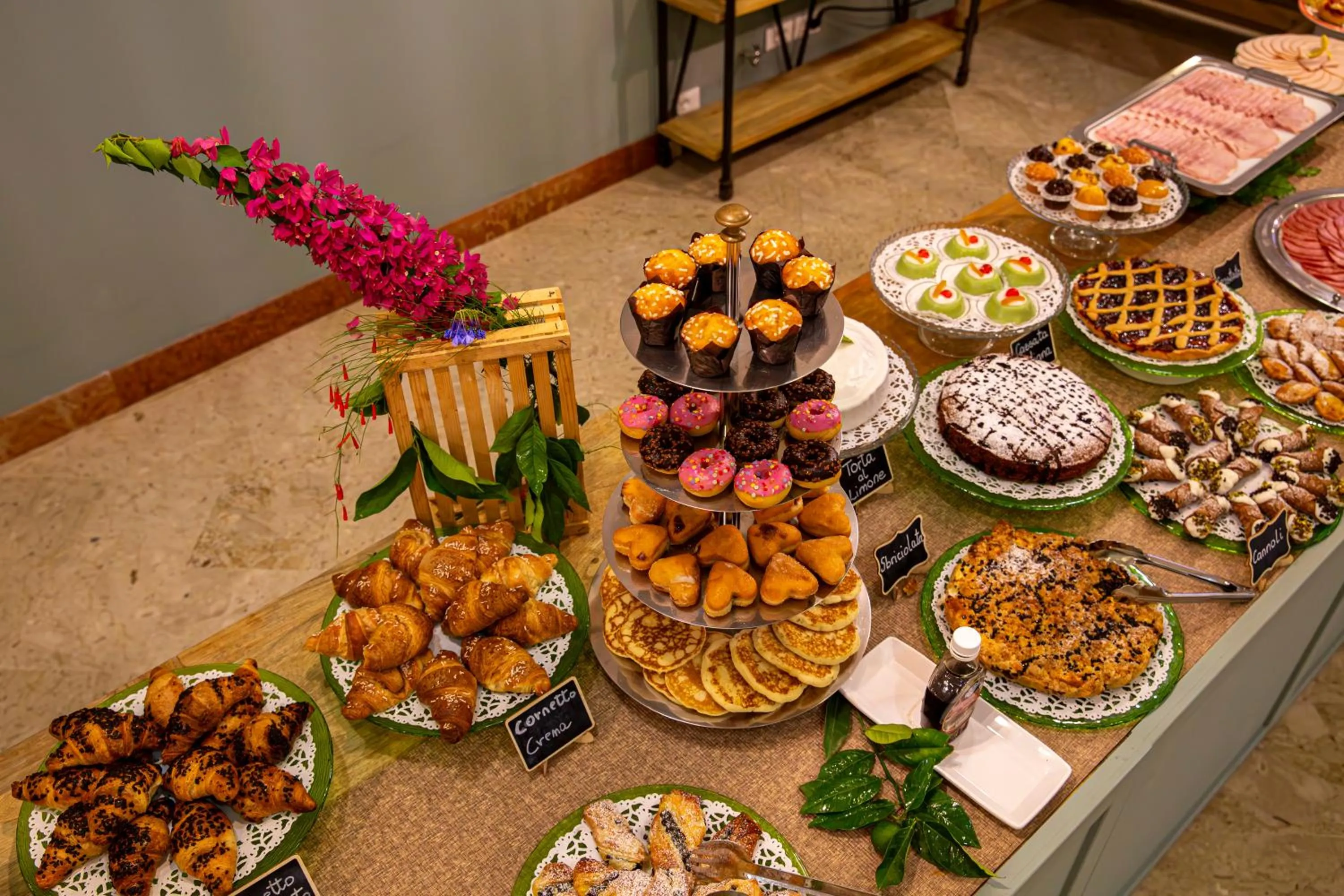 Breakfast in Hotel Punta Nord Est