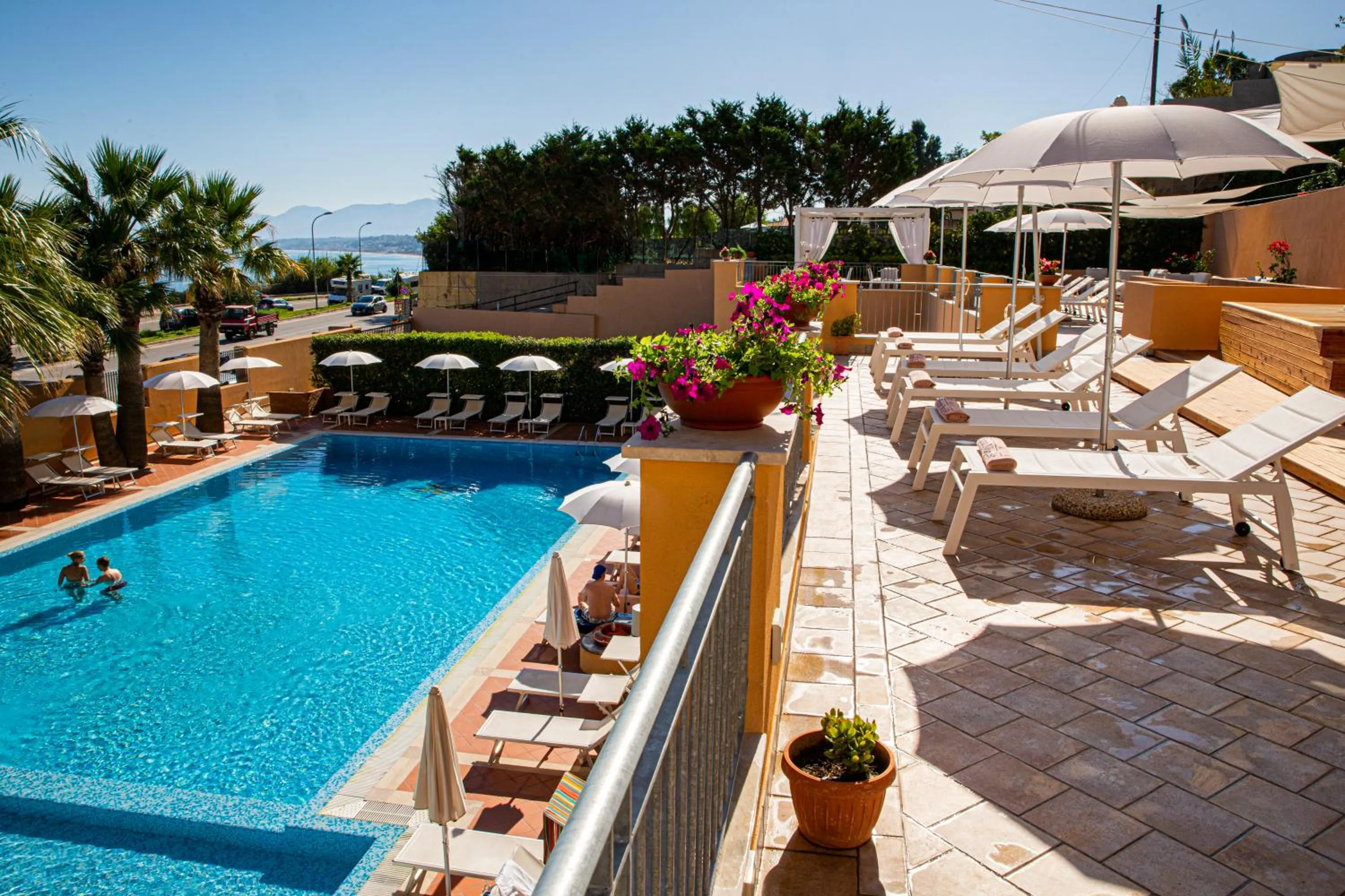 Swimming pool in Hotel Punta Nord Est