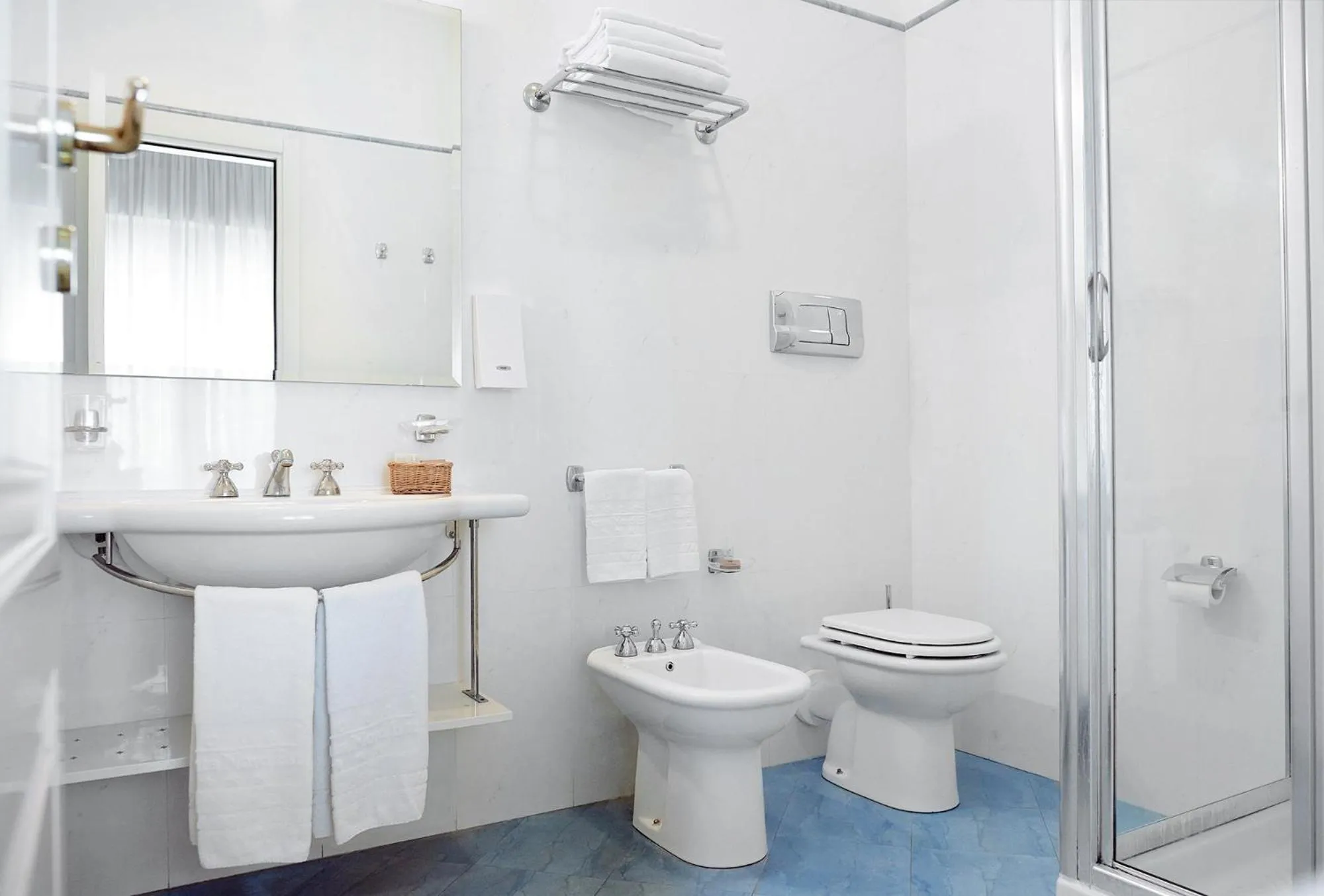 Bathroom in Hotel Punta Nord Est