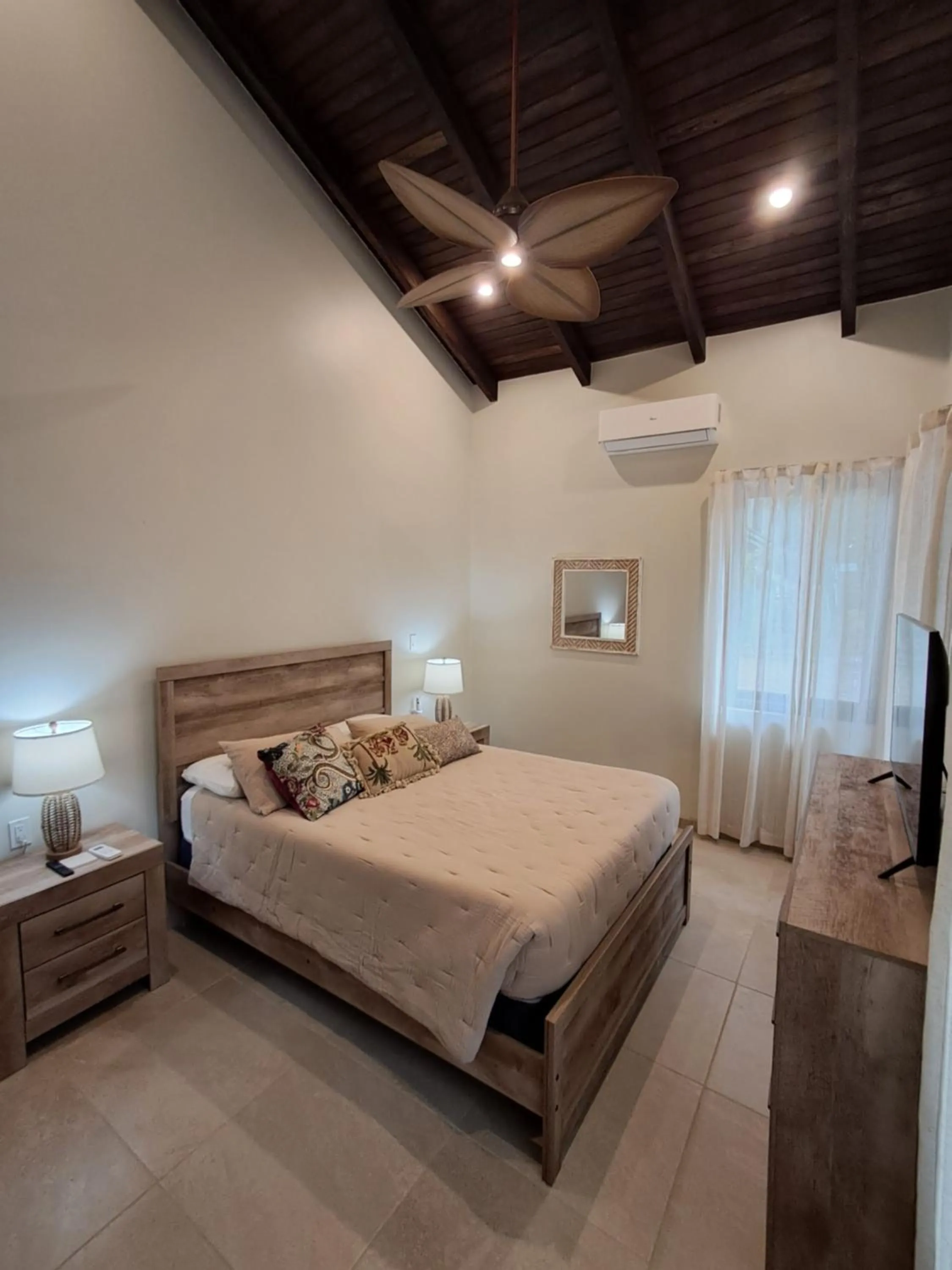 Bed in Ceiba Beach Resort