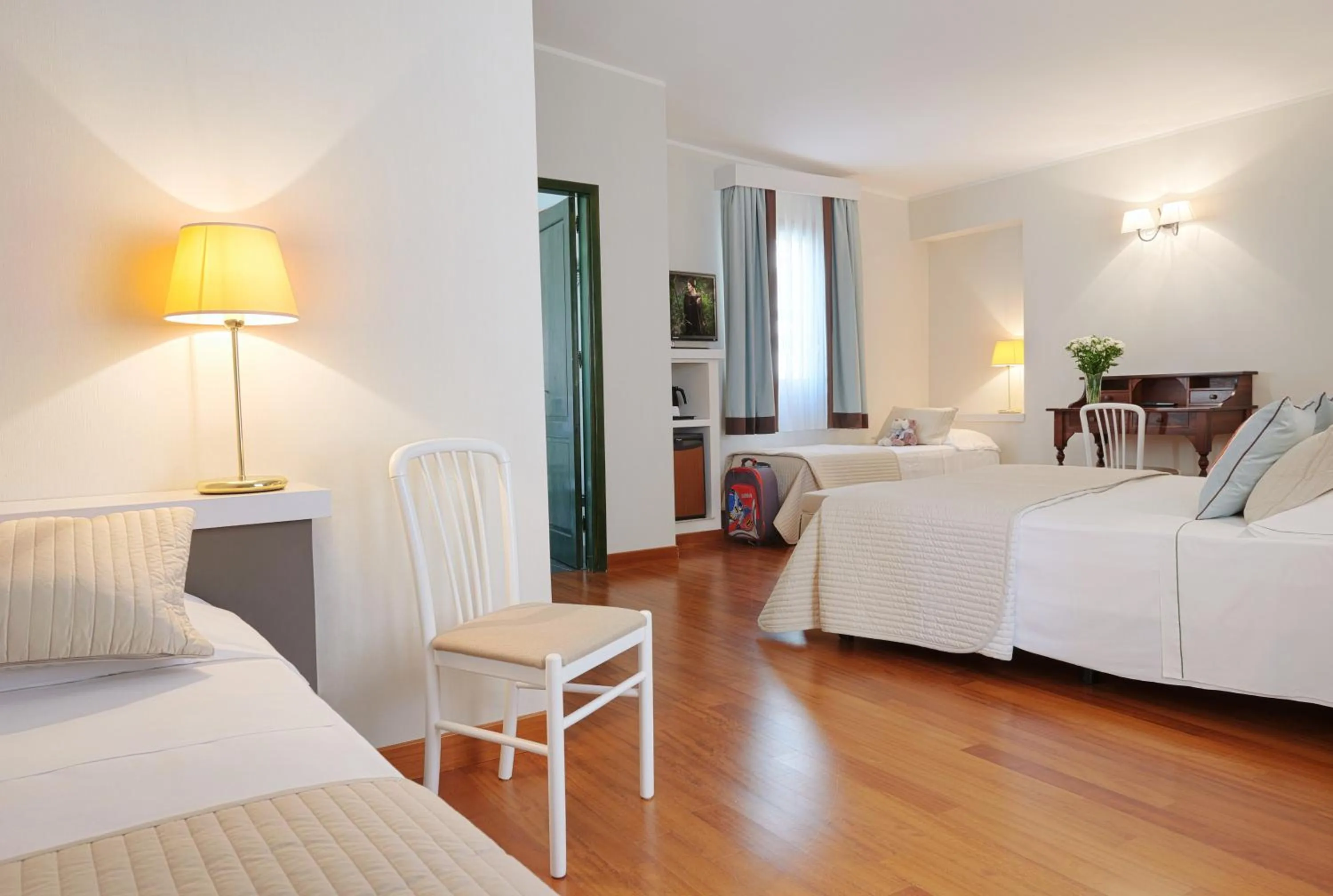 Photo of the whole room, Bed in Hotel Al Madarig