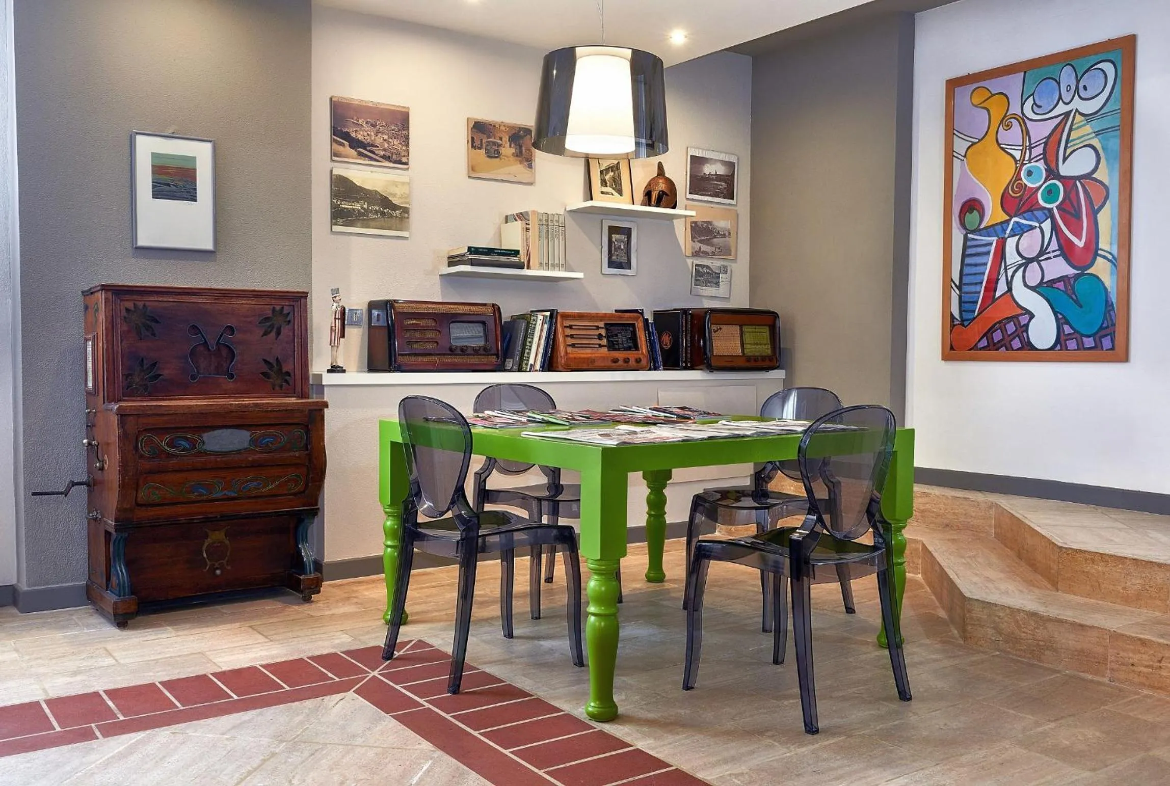 Seating area in Hotel Al Madarig