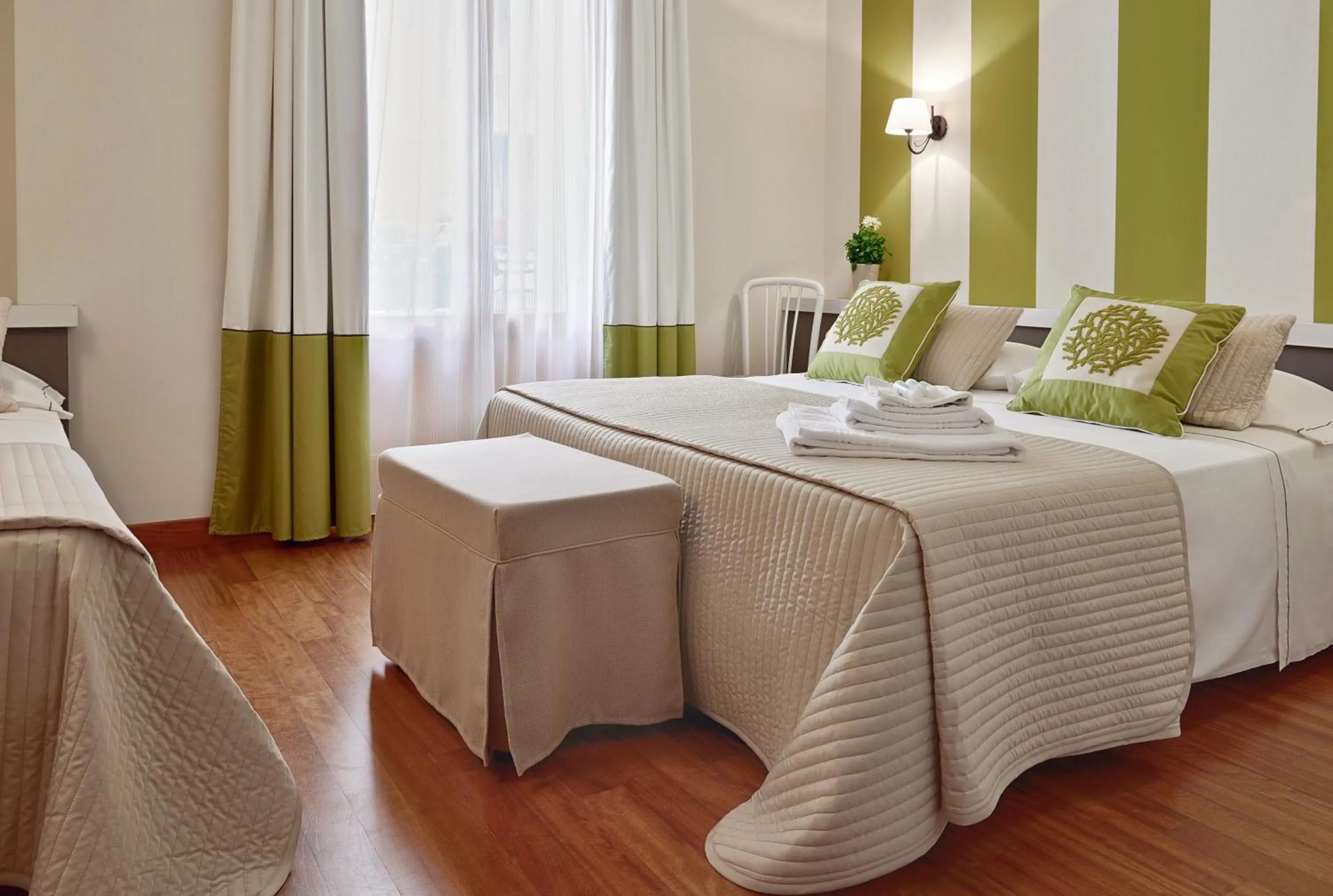 Photo of the whole room, Bed in Hotel Al Madarig