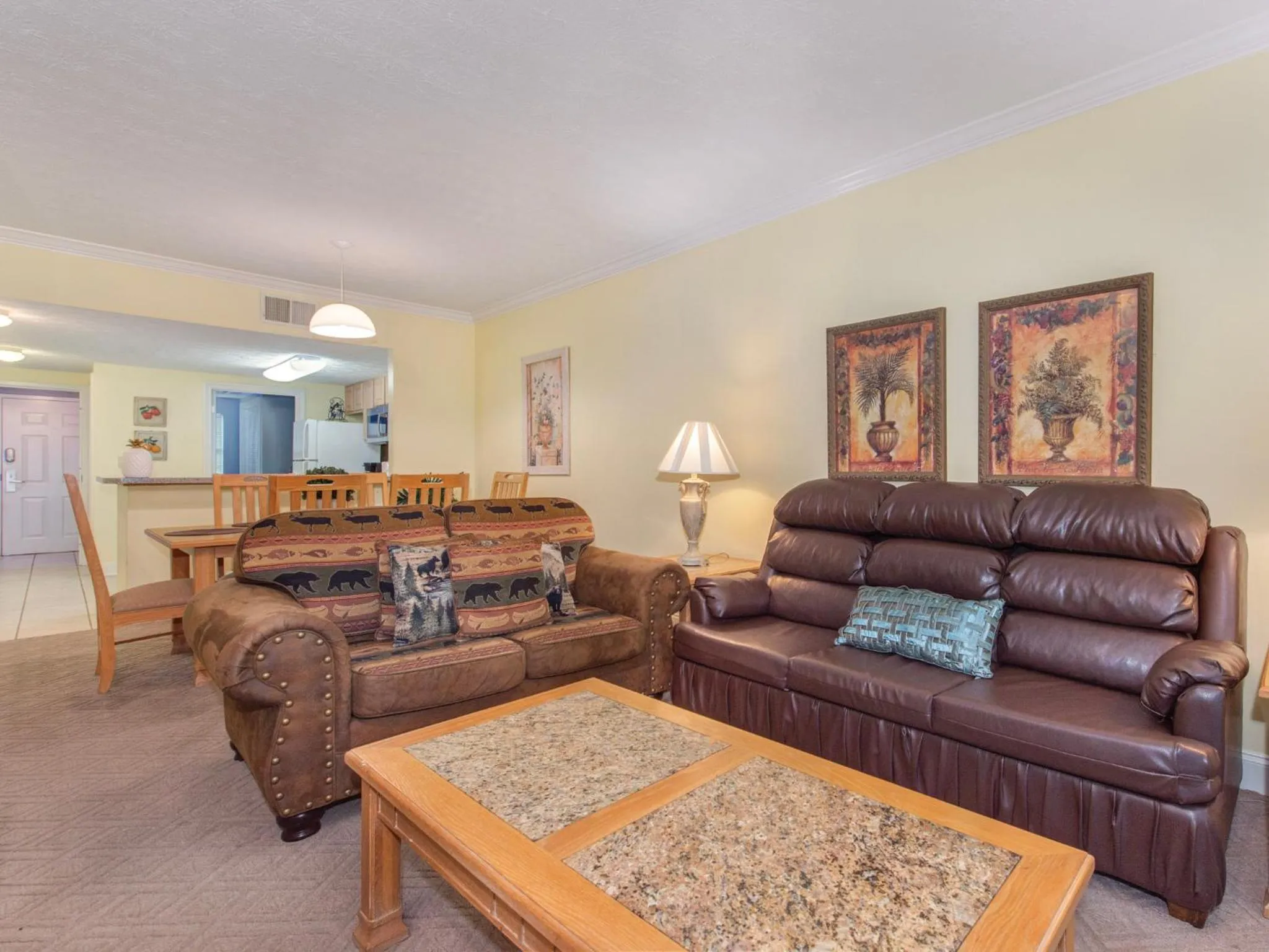 Living room in Smokey Bear 1103