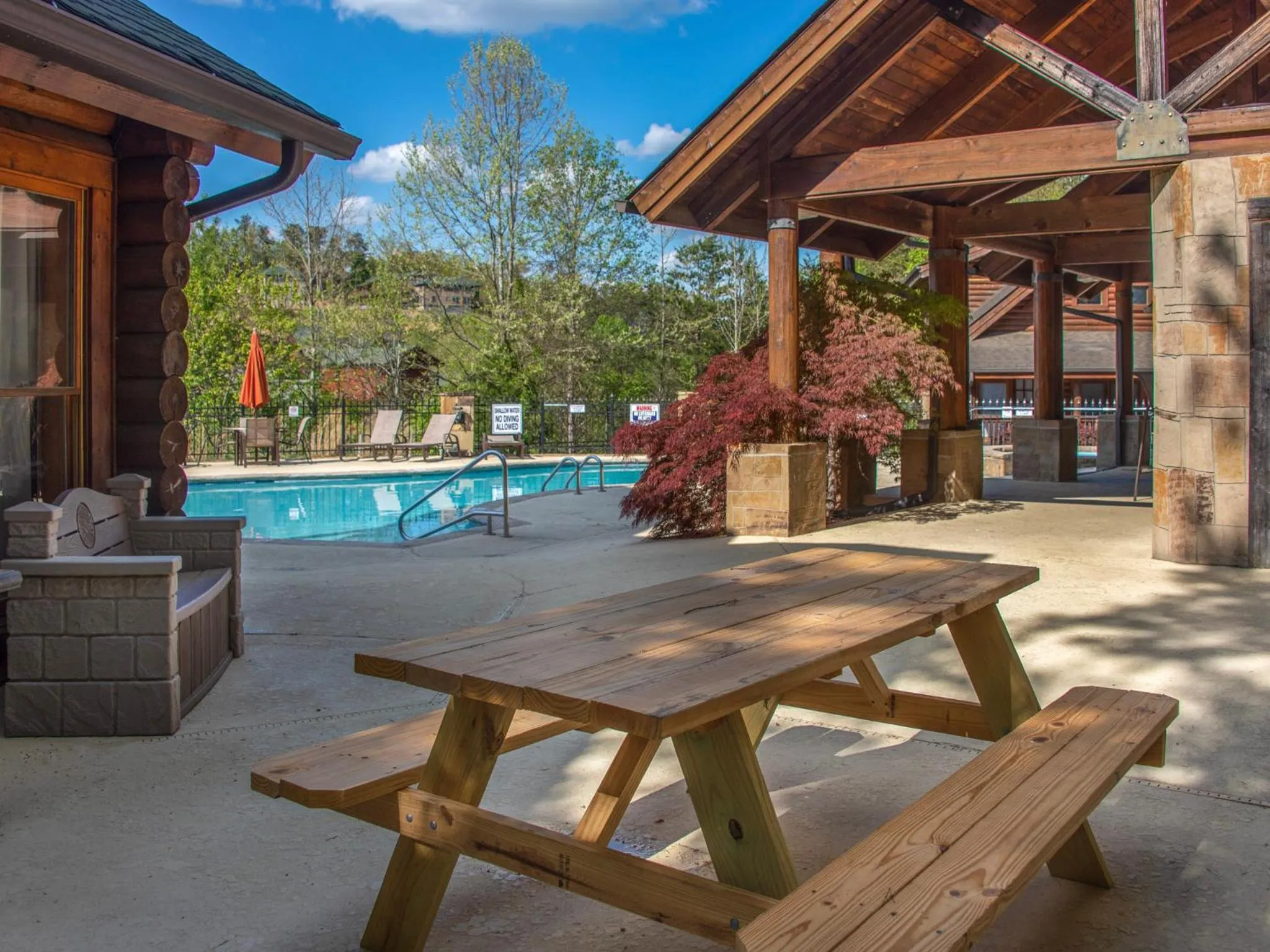 Property building in Smokey Bear 1103