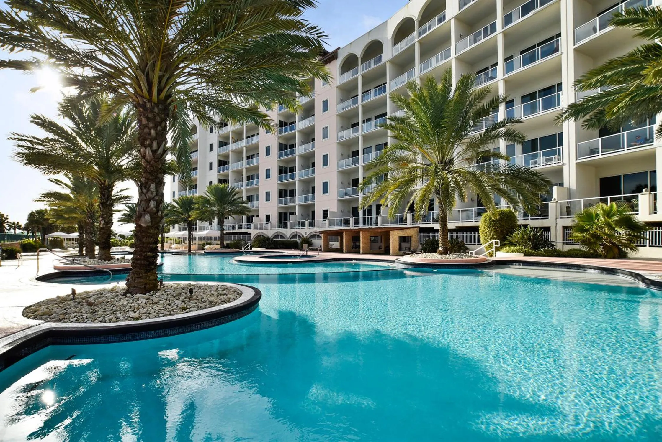 Swimming pool in Diamond Beach 304-Sapphire