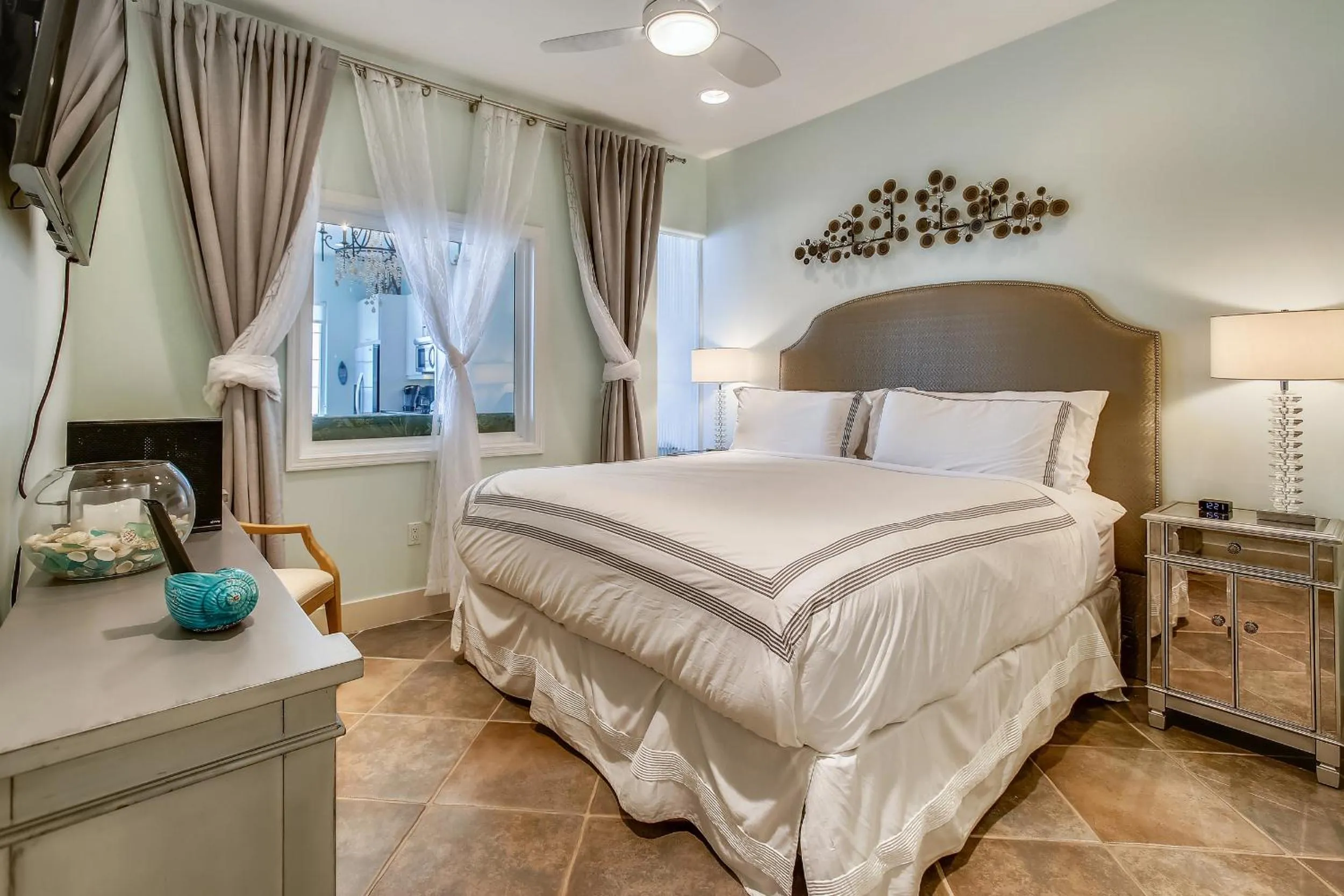 Bedroom, Bed in Diamond Beach 608-Blue Lagoon