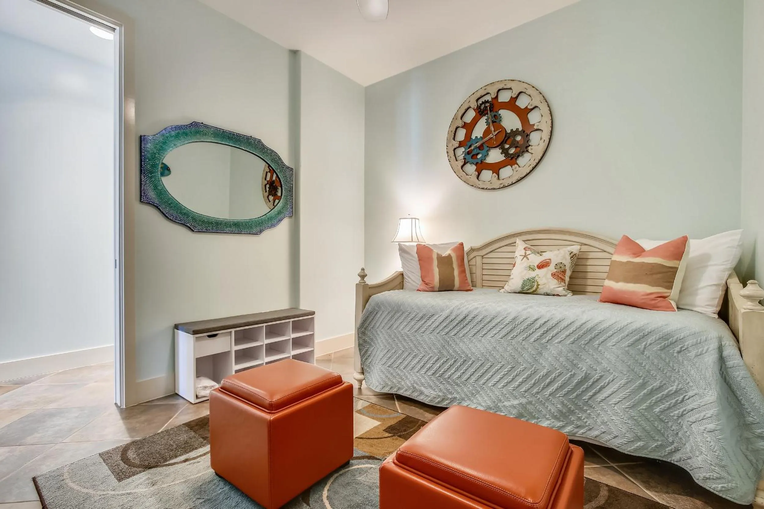 Property building, Bed in Diamond Beach 608-Blue Lagoon