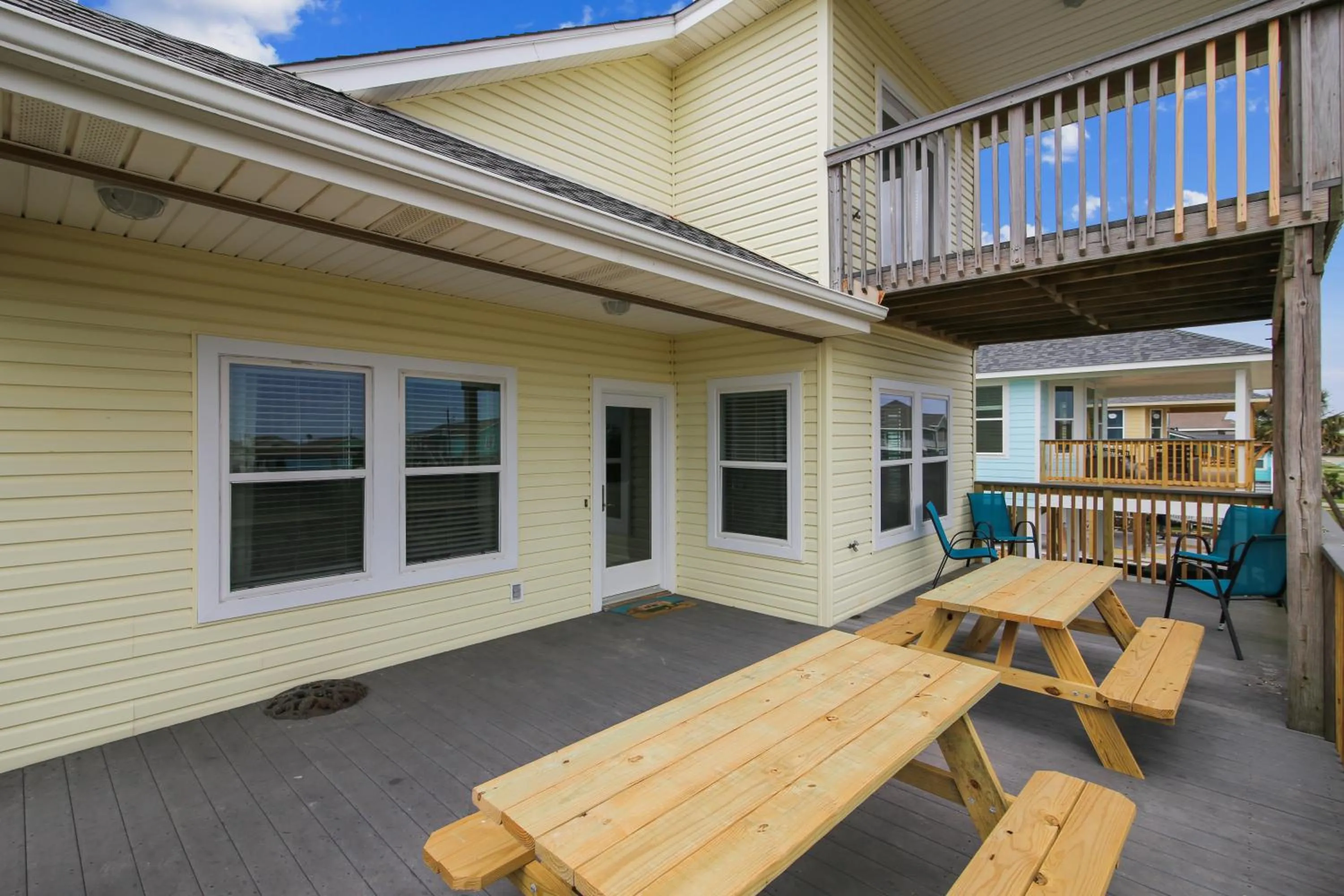 Bedroom in Sunflower Surf