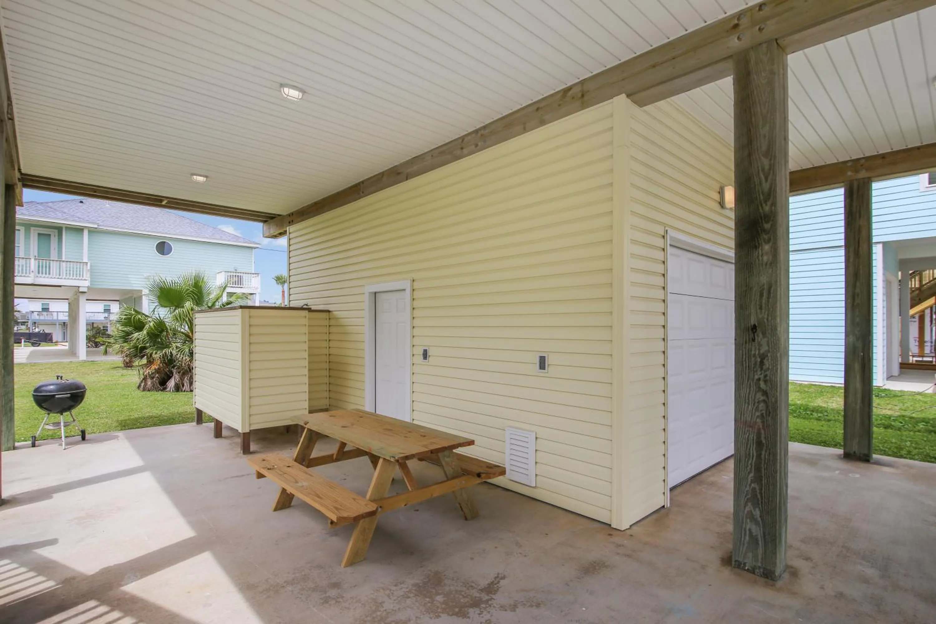 Property building in Sunflower Surf