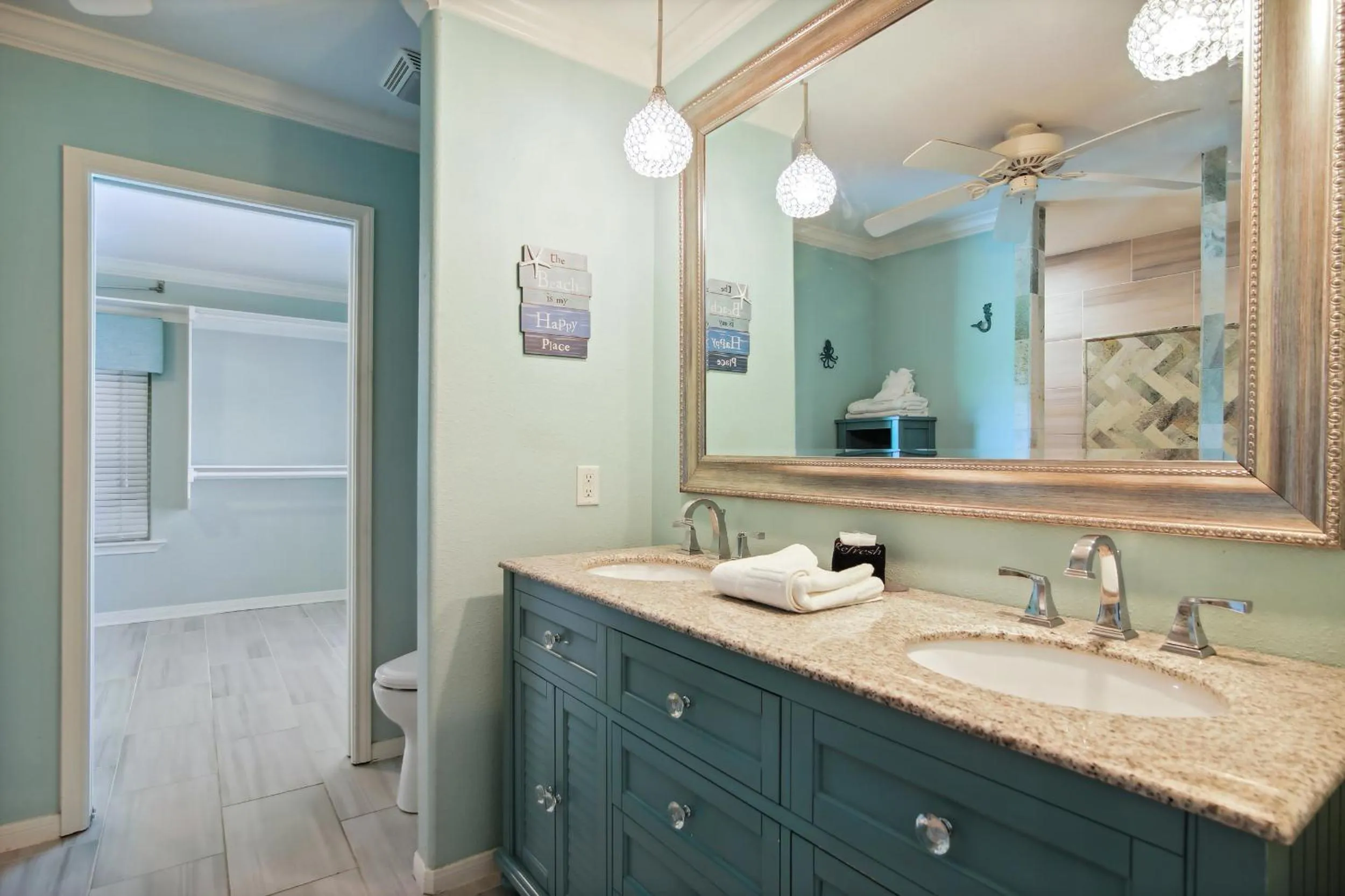 Property building in Harbor View Breeze