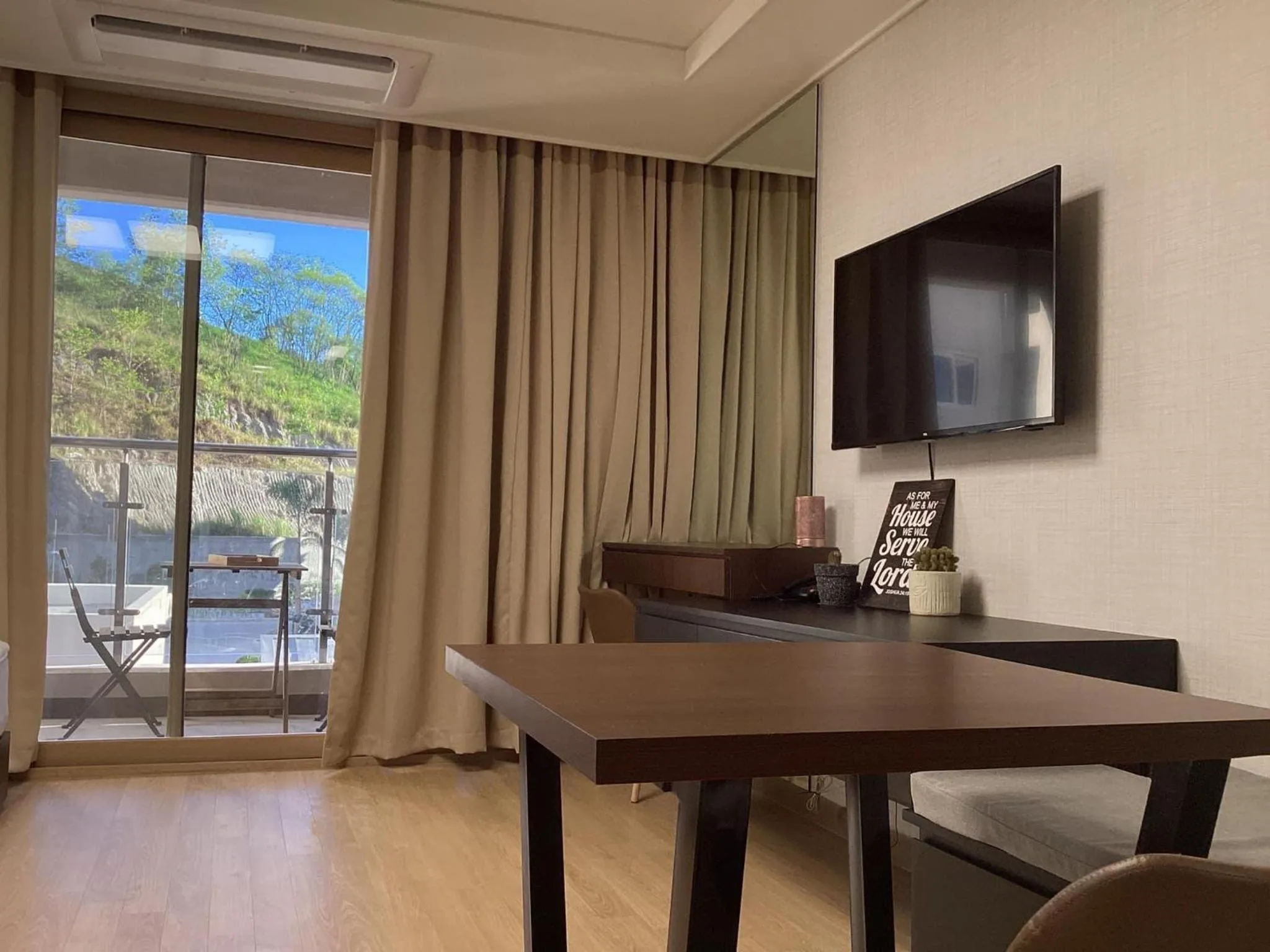 Luxury Condo in Clark Pampanga beside Hilton Hotel and Casino