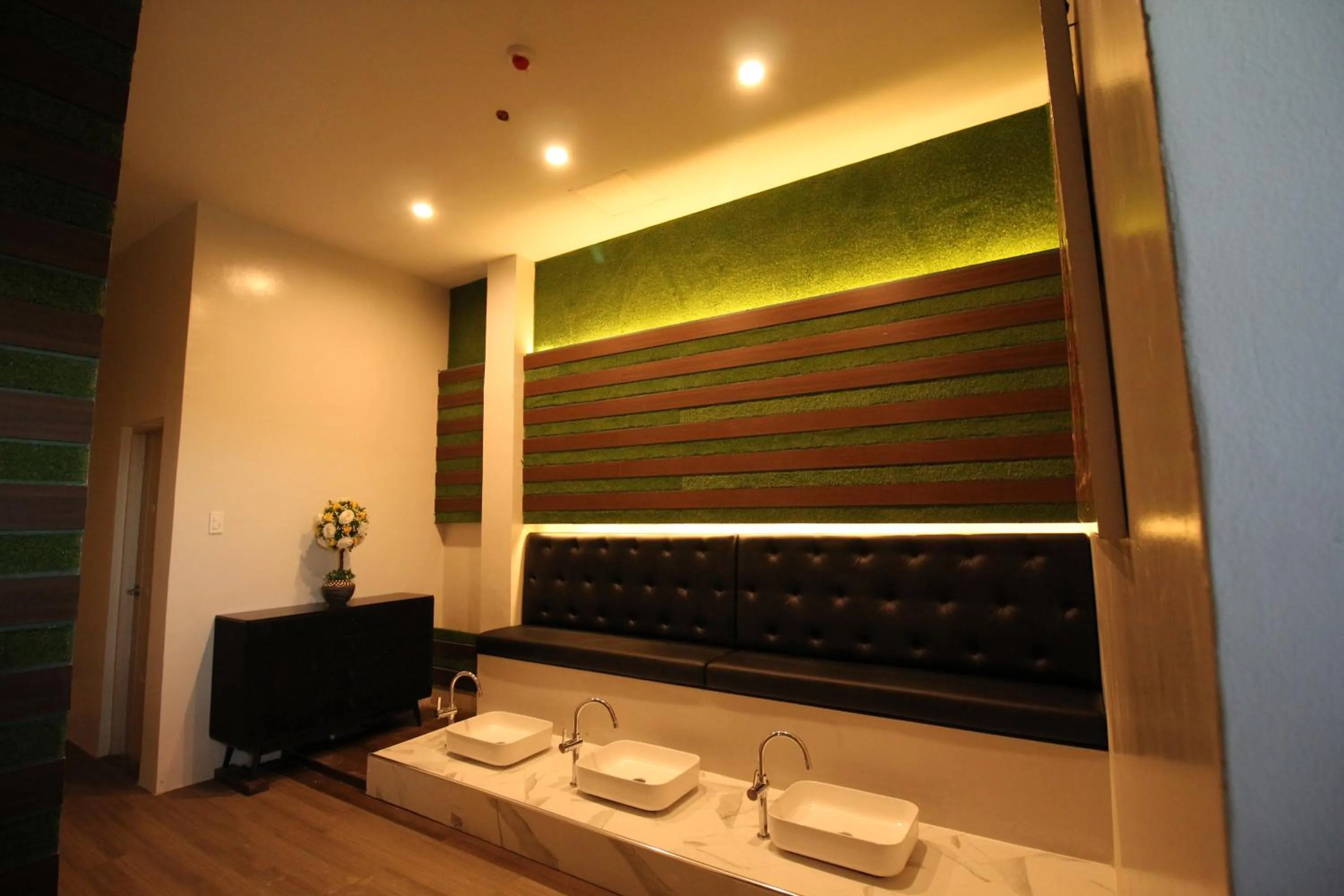 T Shine Resort and Spa