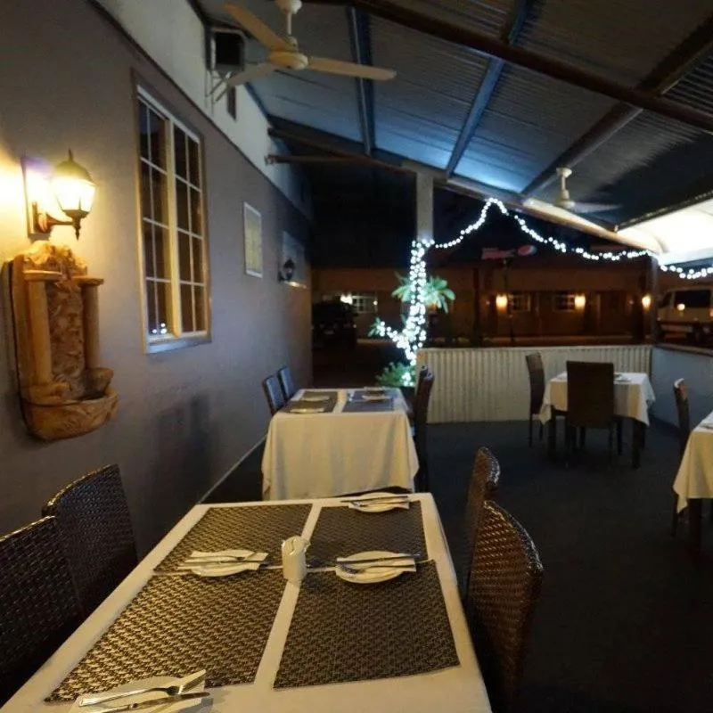 Restaurant/places to eat in Bluestone Motor Inn