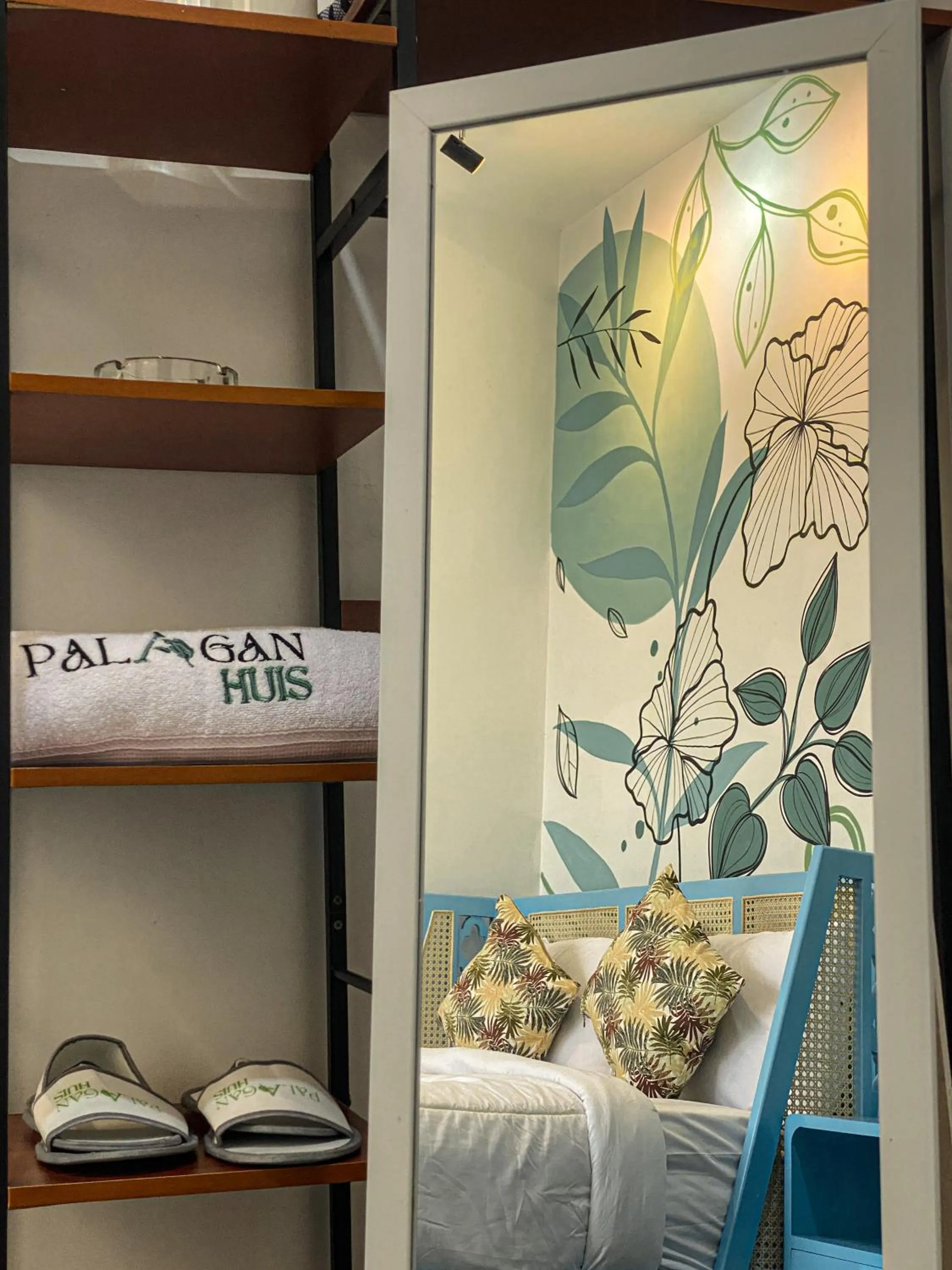 Decorative detail, Bed in PALAGAN HUIS