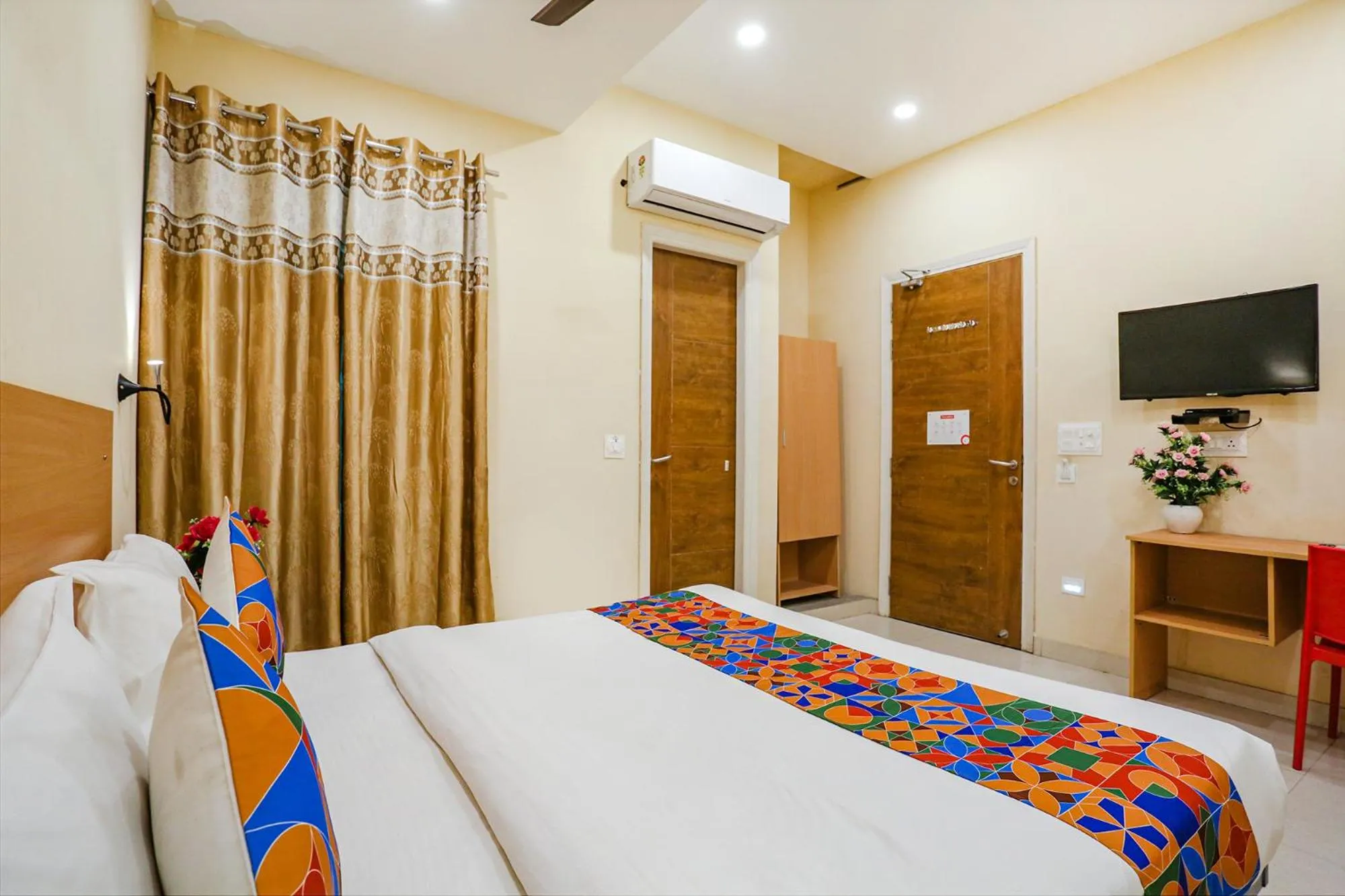 Bedroom, Bed in Via GK Residency