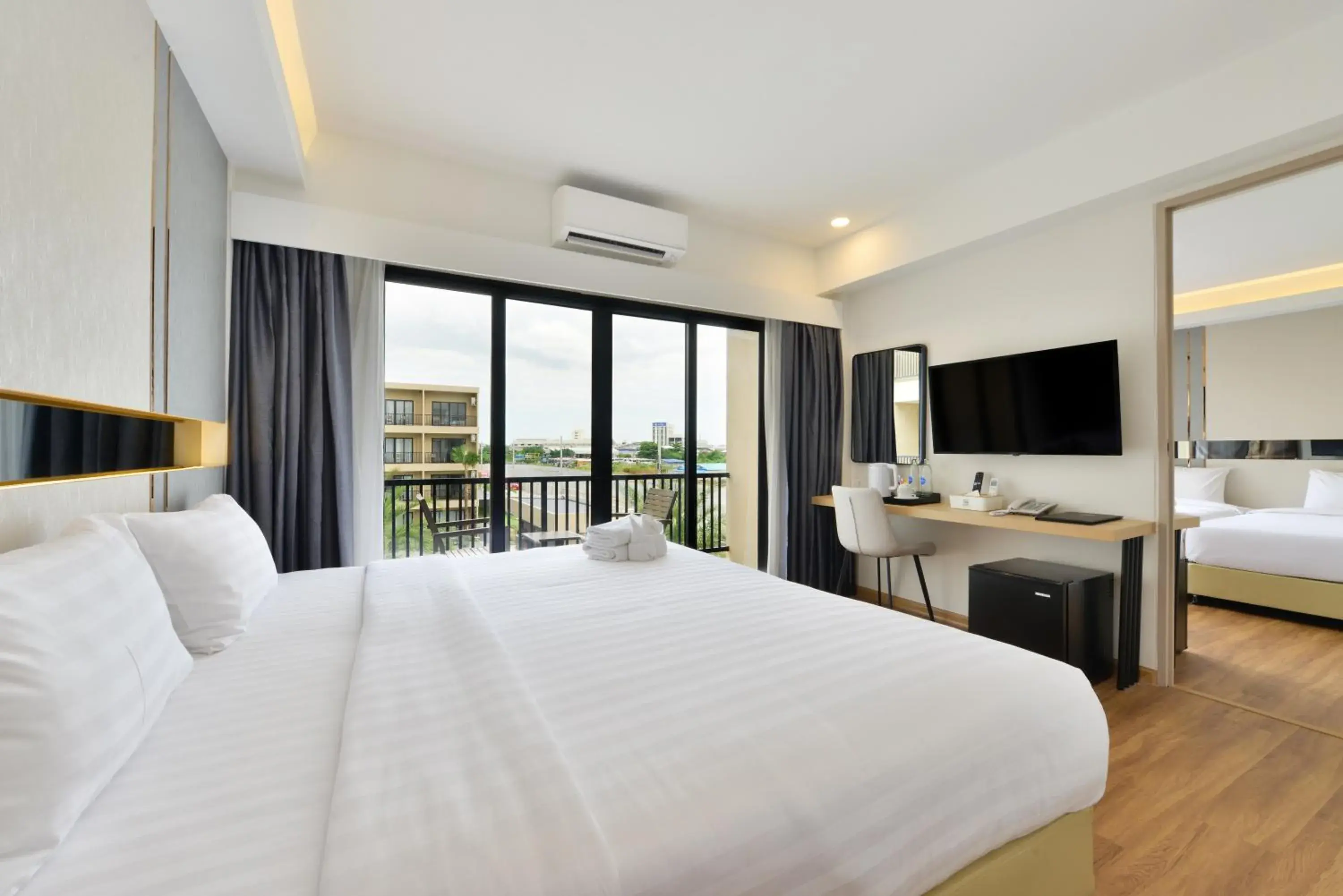 Family Room with Balcony in Grand BS Airport Hotel Suvarnabhumi Family Room with Balcony in Grand BS Airport Hotel Suvarnabhumi