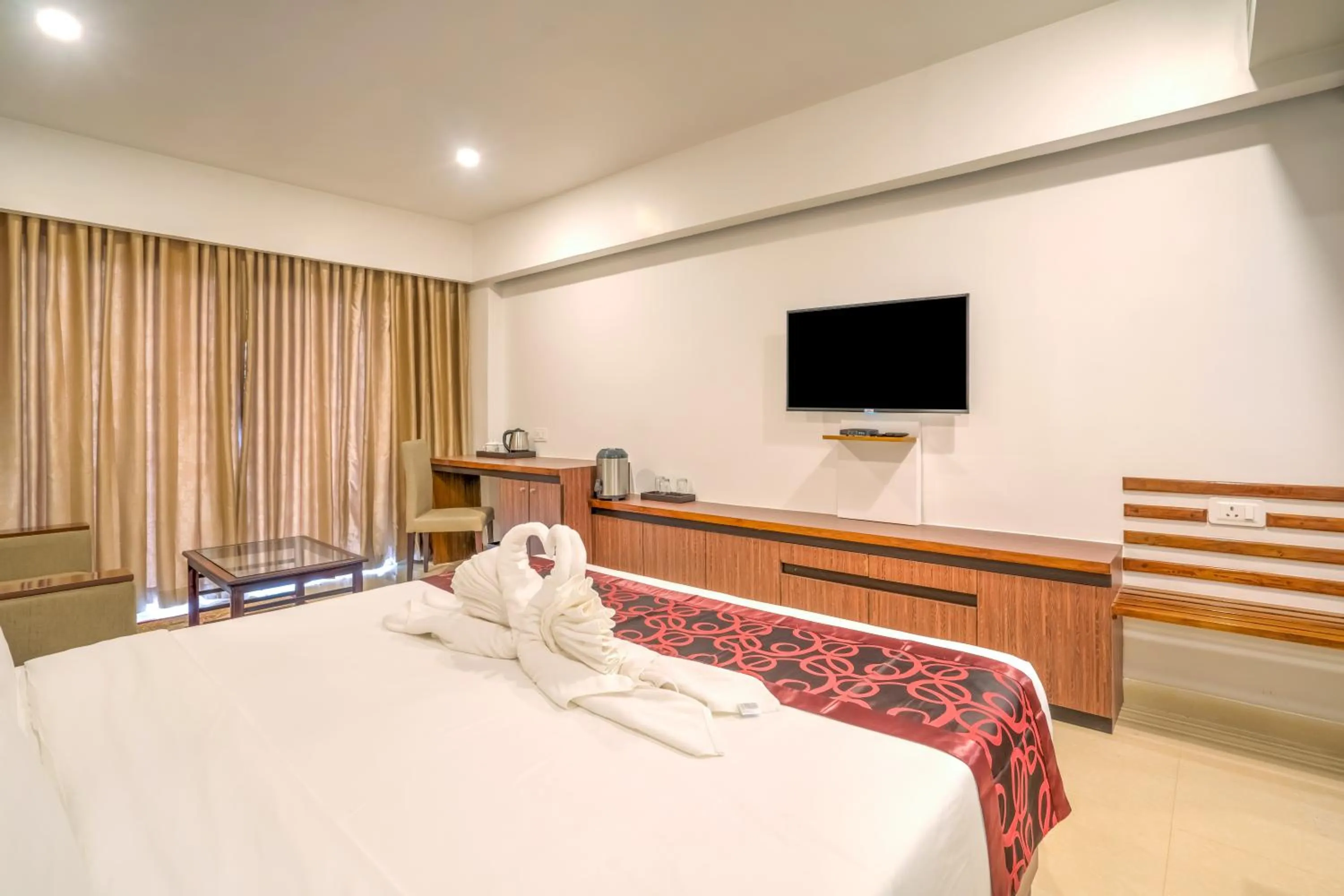 Photo of the whole room, Bed in Club Mahindra Le Vintuna, Gangtok