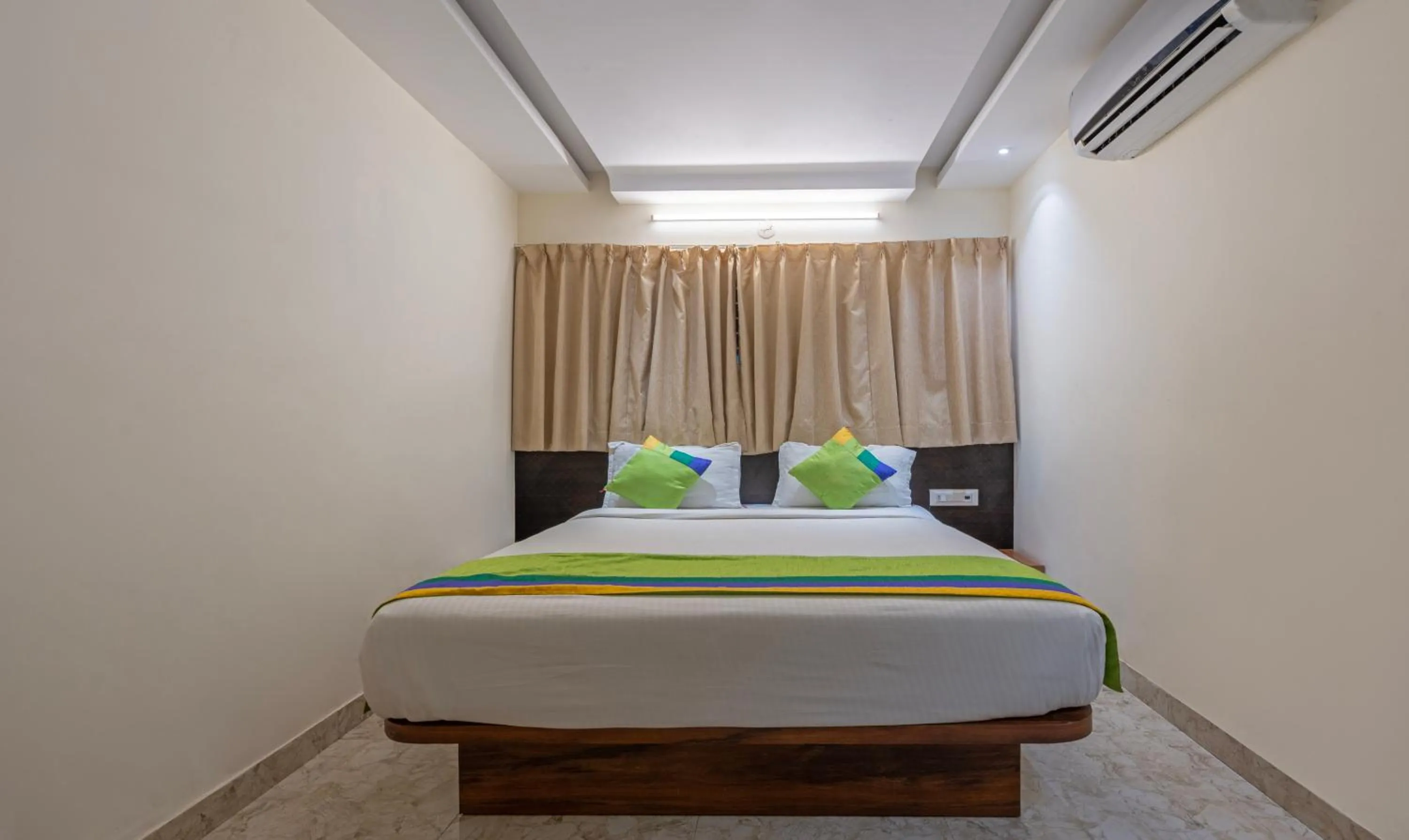 Bedroom, Bed in Treebo Sai Fortune Gateway