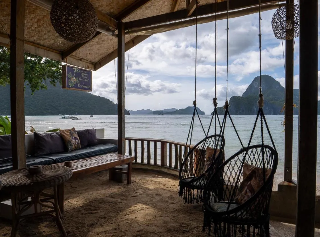 Restaurant/places to eat in Golden Monkey Beach Hotel