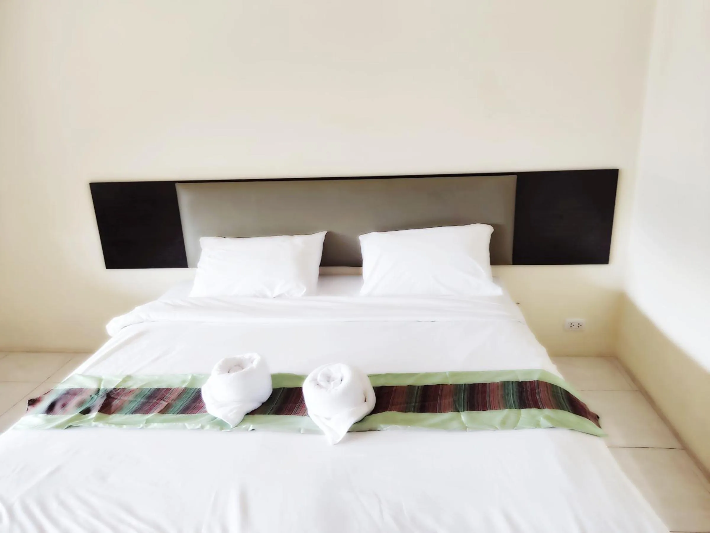 Bed in Laemdin Hotel