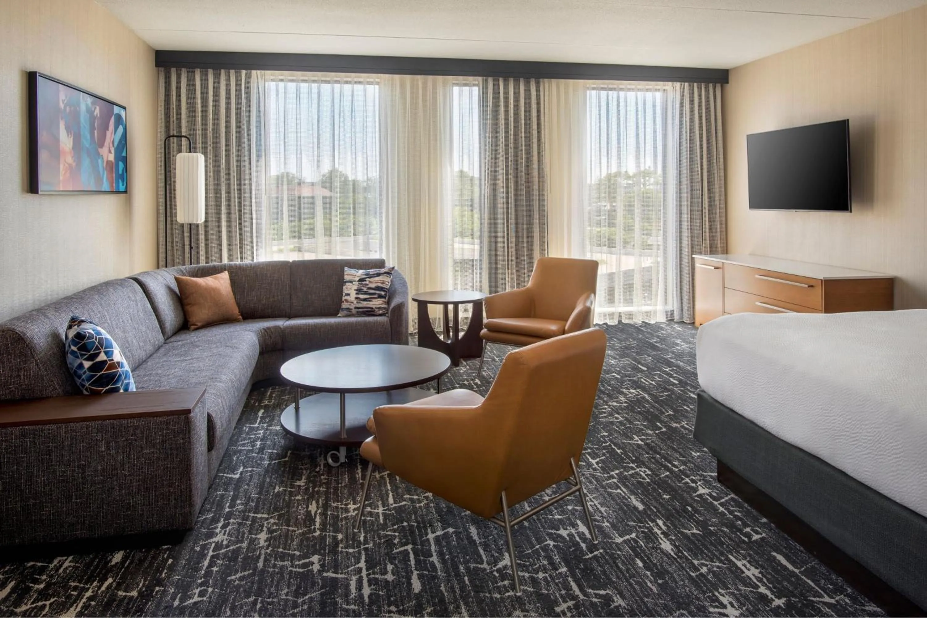 Bedroom, Bed in Courtyard by Marriott Philadelphia South at The Navy Yard