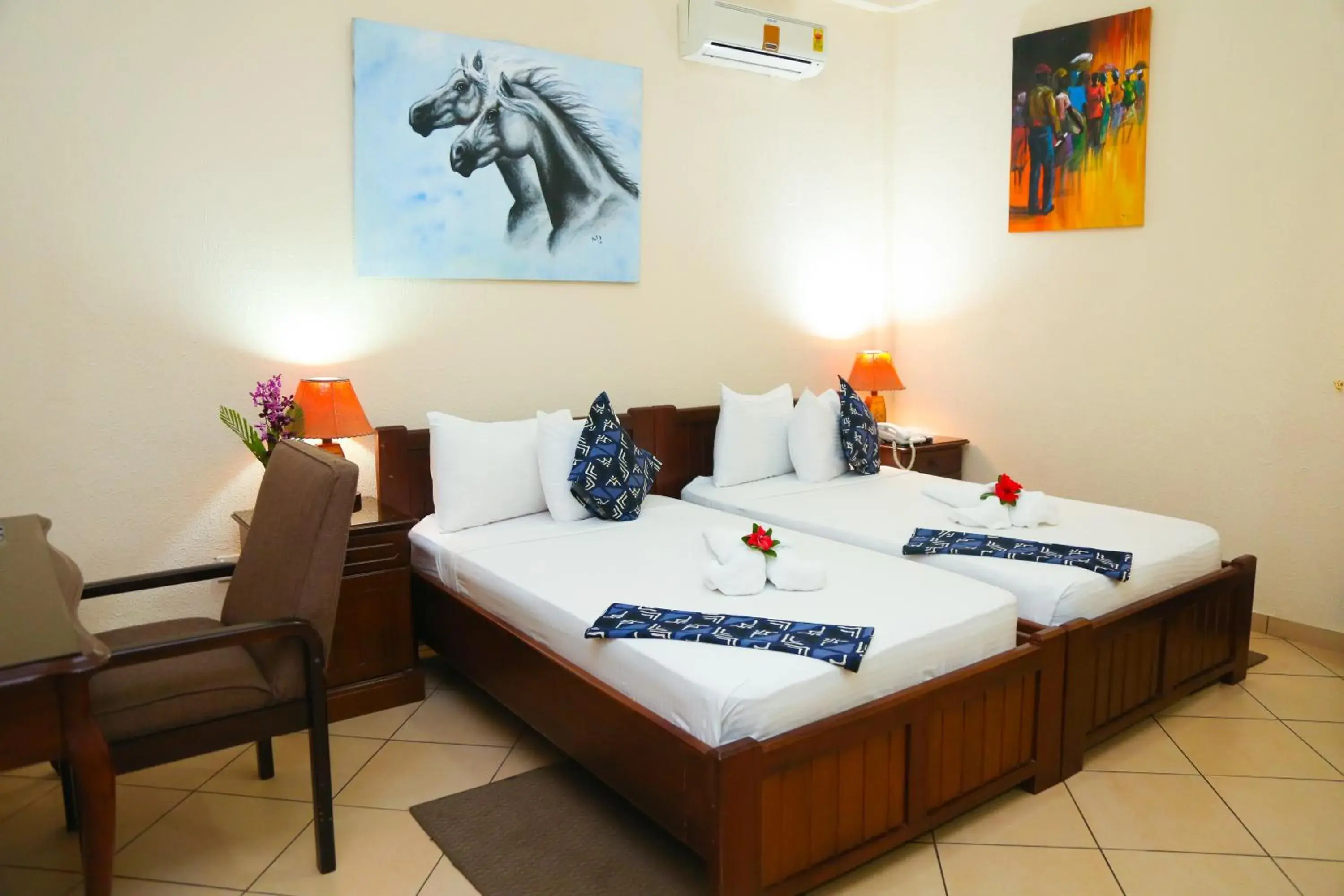 Standard Twin Room in Coconut Grove Regency Hotel Standard Twin Room in Coconut Grove Regency Hotel