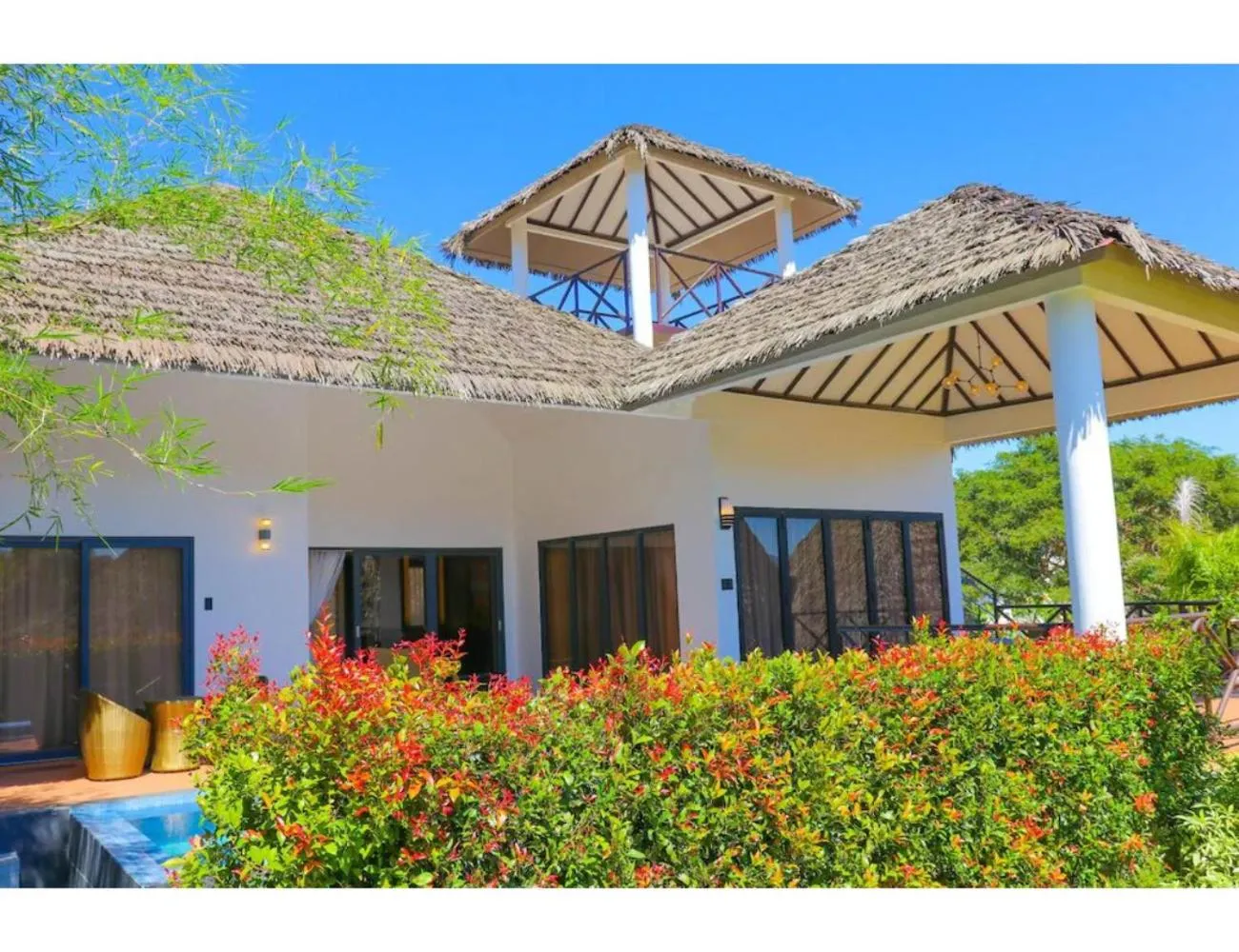 Property building in Safari Hotel and Villas powered by Cocotel