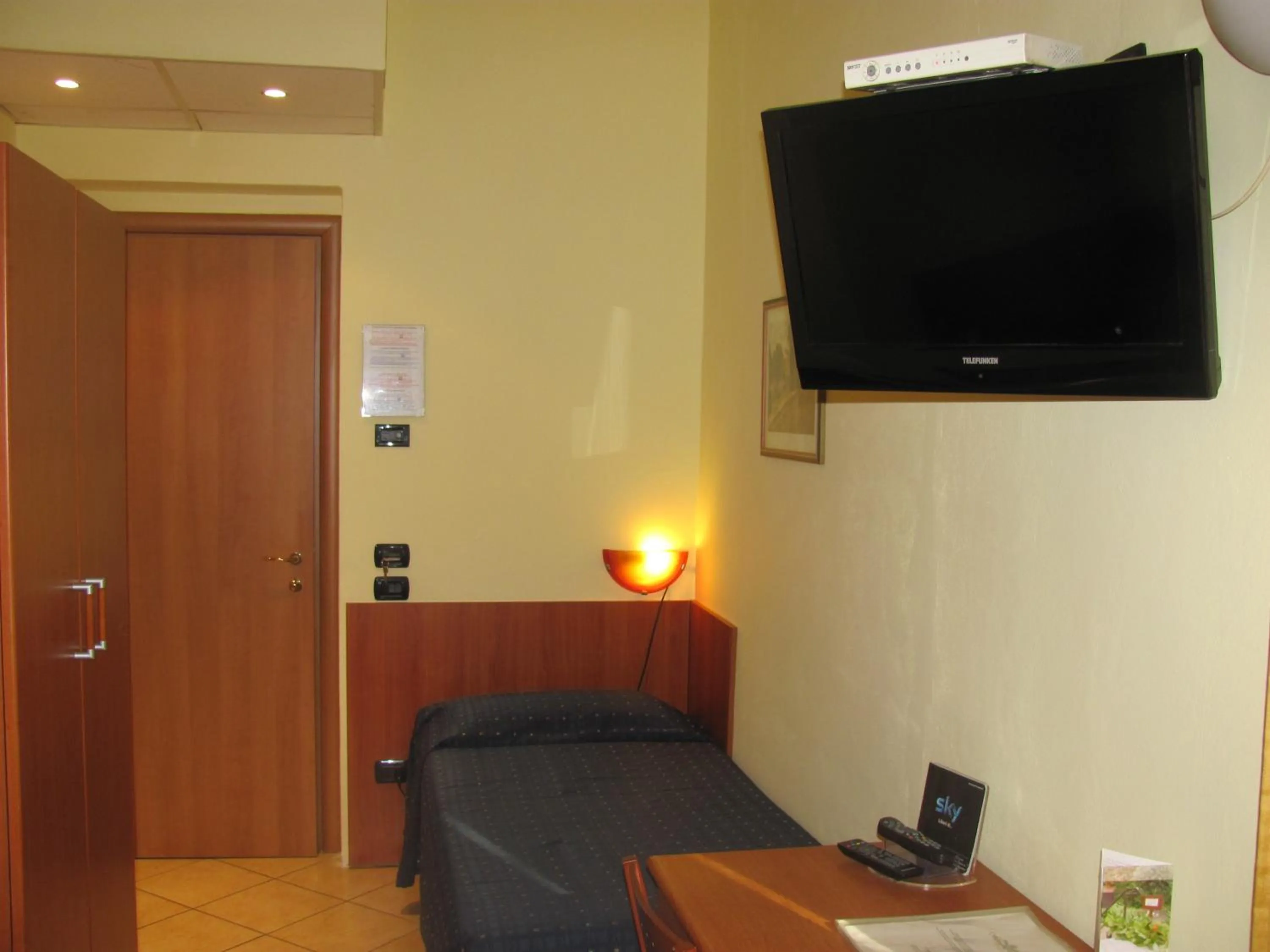 Photo of the whole room in Albergo Hotel Giardino