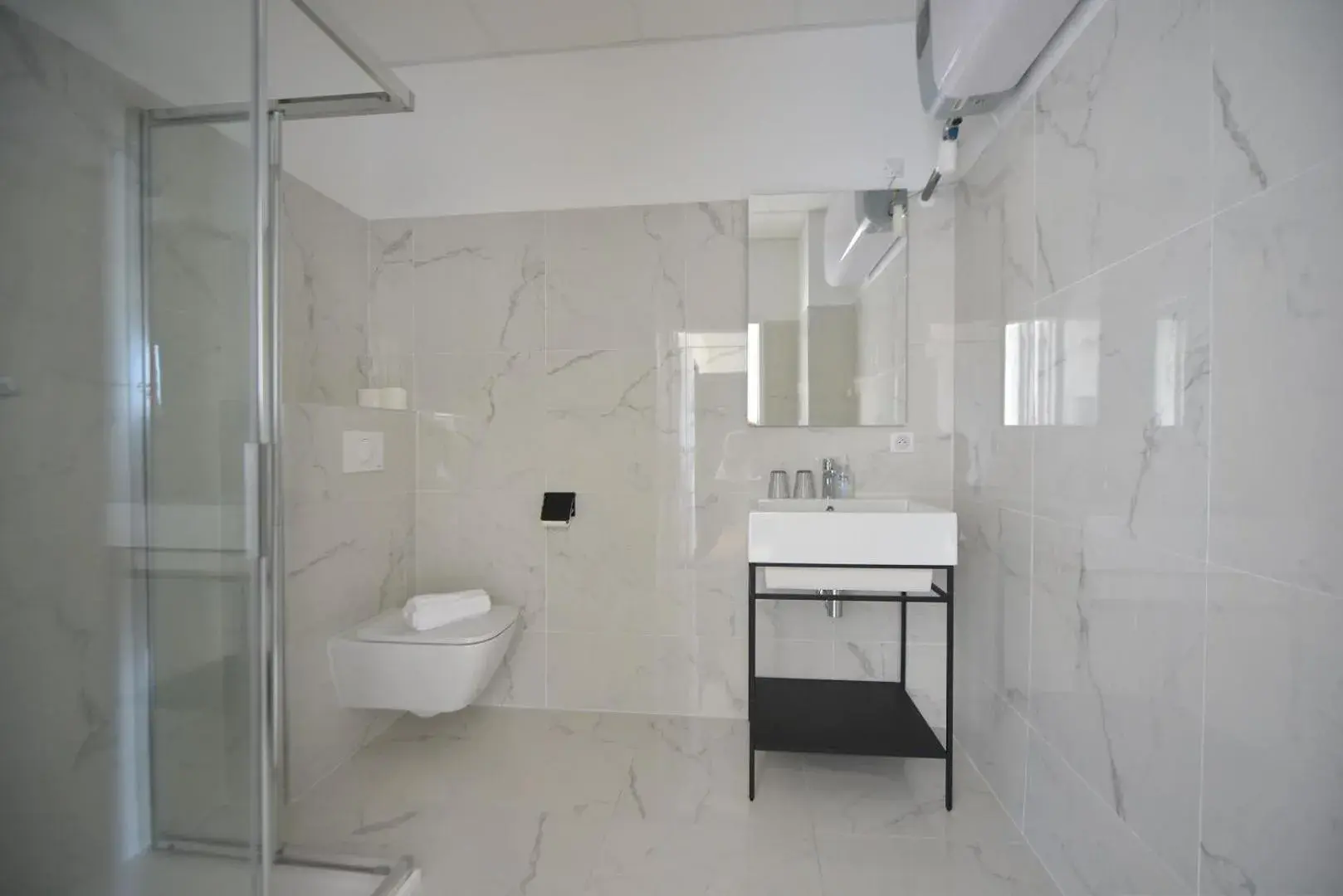 One-Bedroom Apartment in Hôtel Continental One-Bedroom Apartment in Hôtel Continental