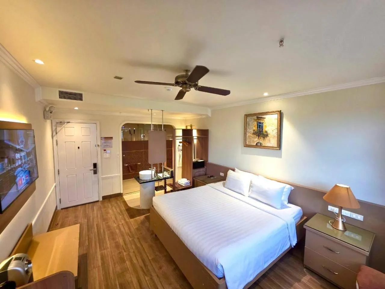 Bed in Tulip Hotel 2