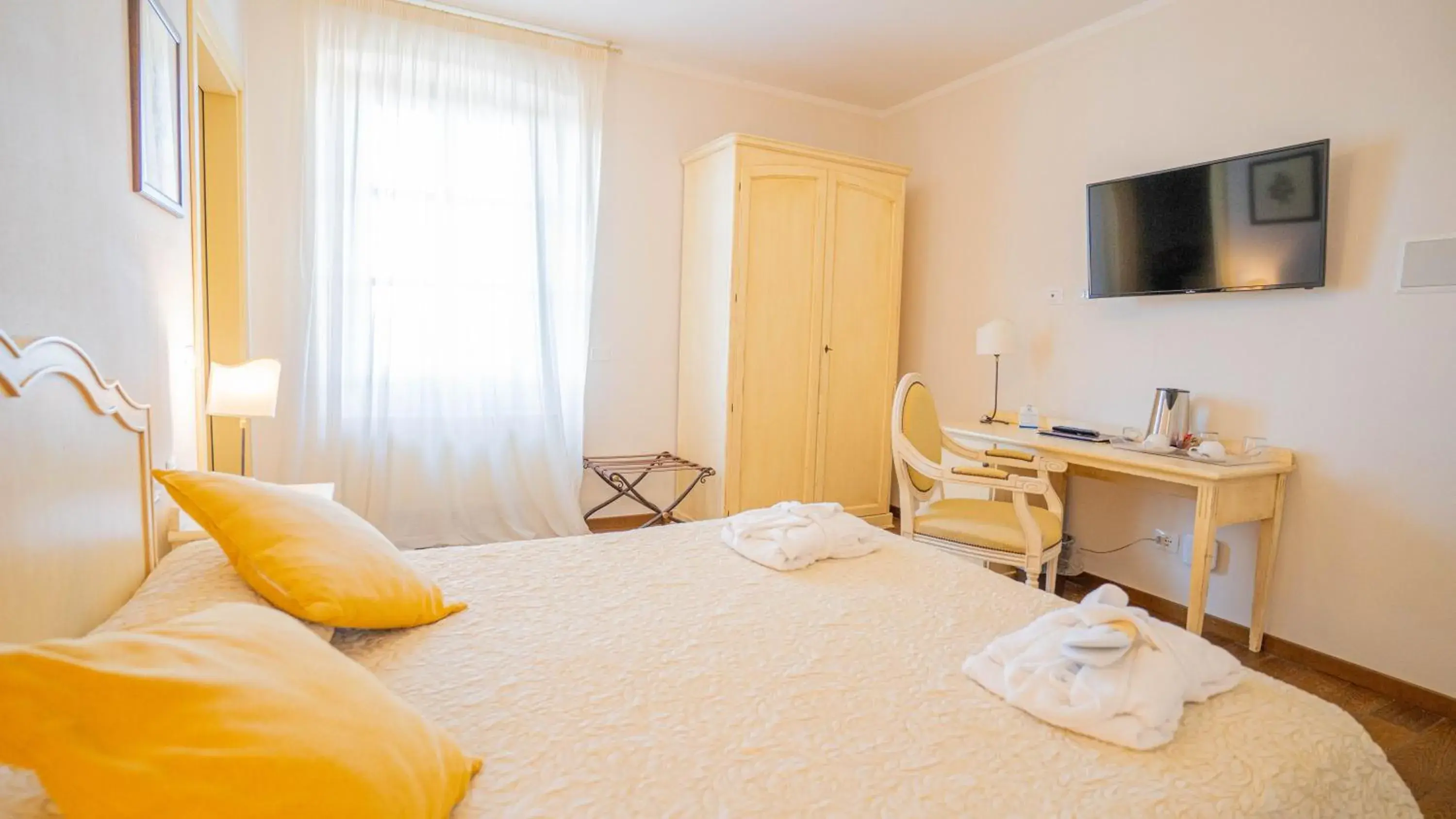 Classic Double or Twin Room in Relais Corte Cavalli Classic Double or Twin Room in Relais Corte Cavalli