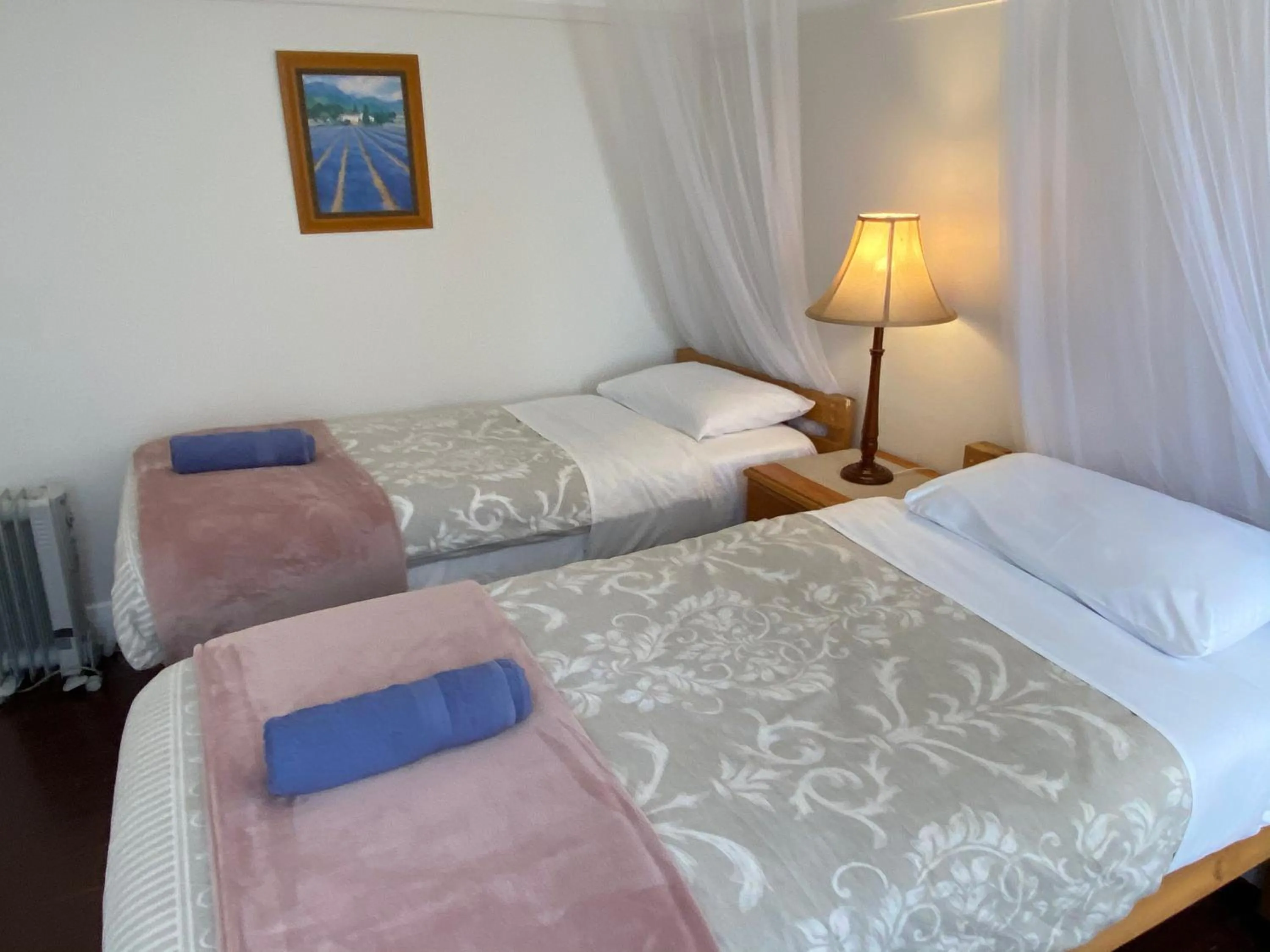 Bedroom, Bed in Seacroft Estate