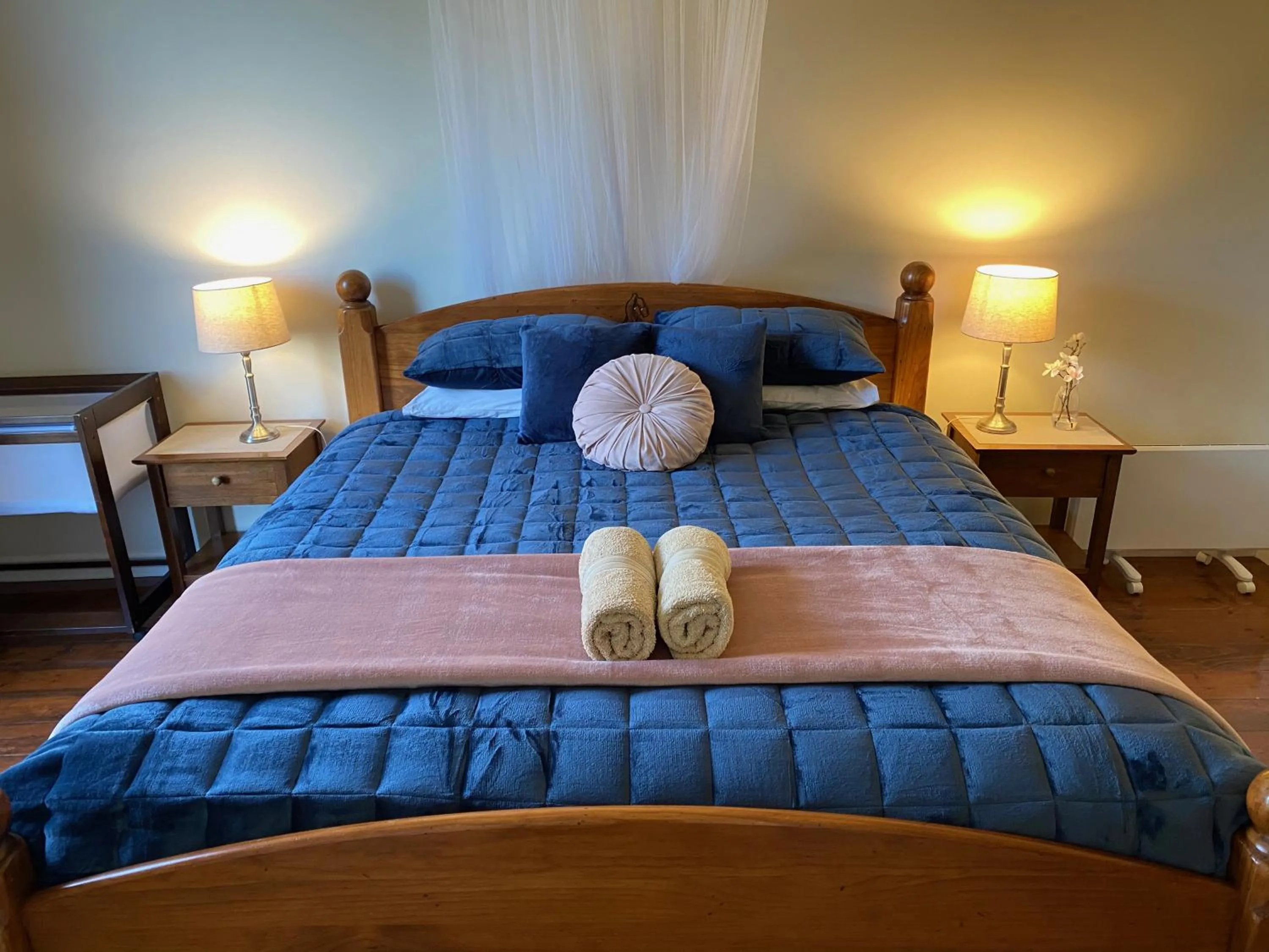 Bedroom, Bed in Seacroft Estate