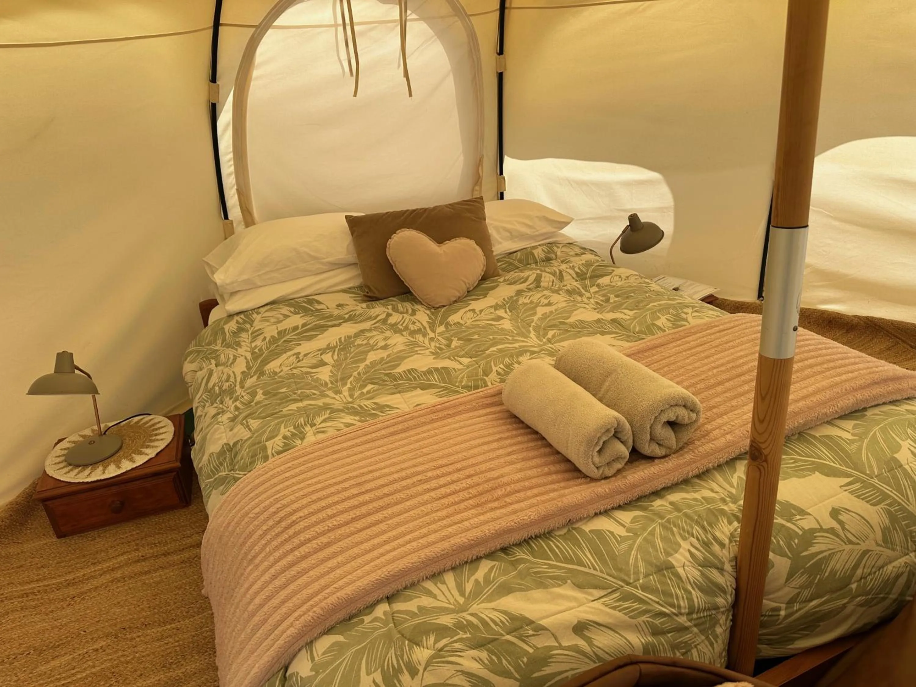 Bedroom, Bed in Seacroft Estate