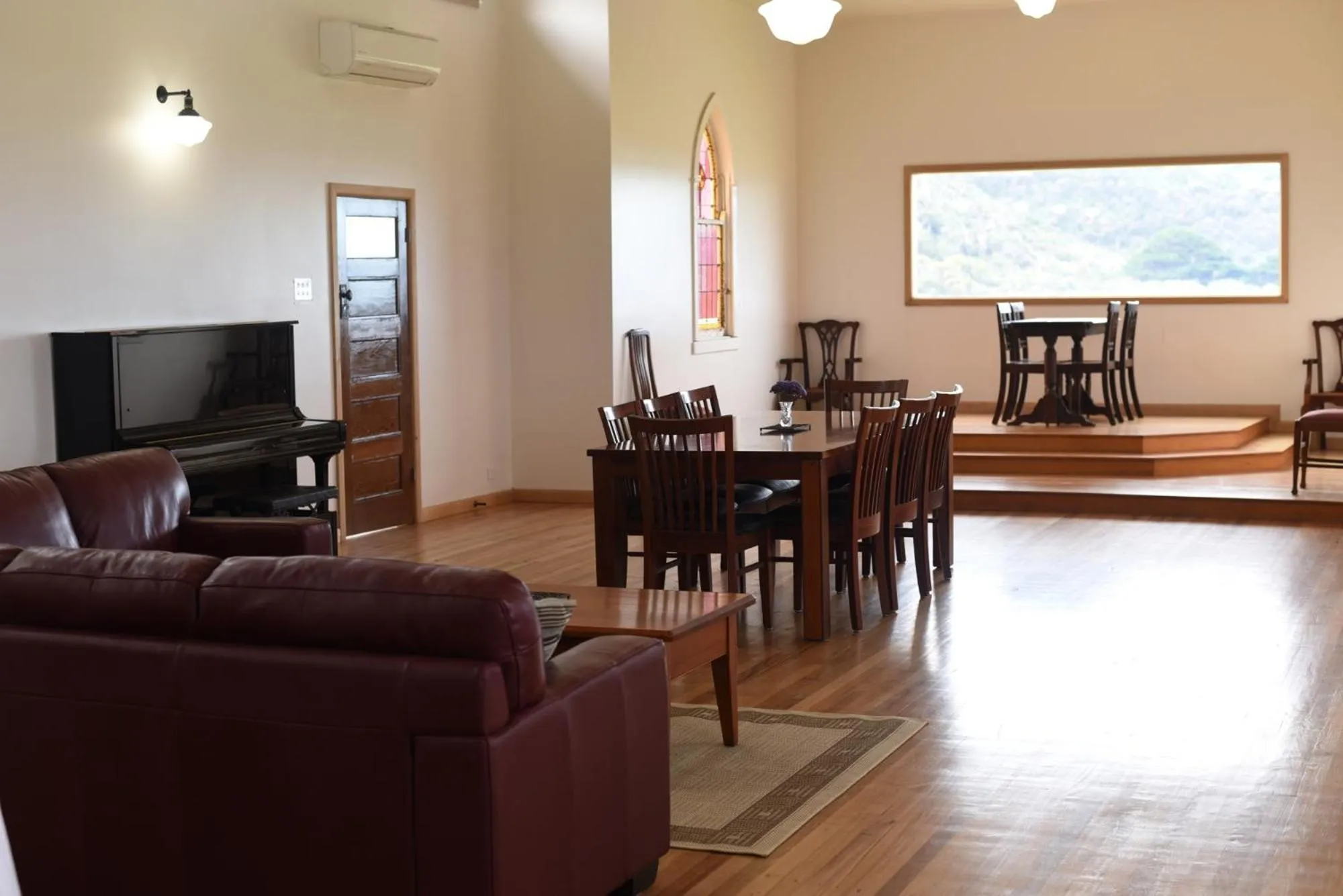 Photo of the whole room in Seacroft Estate