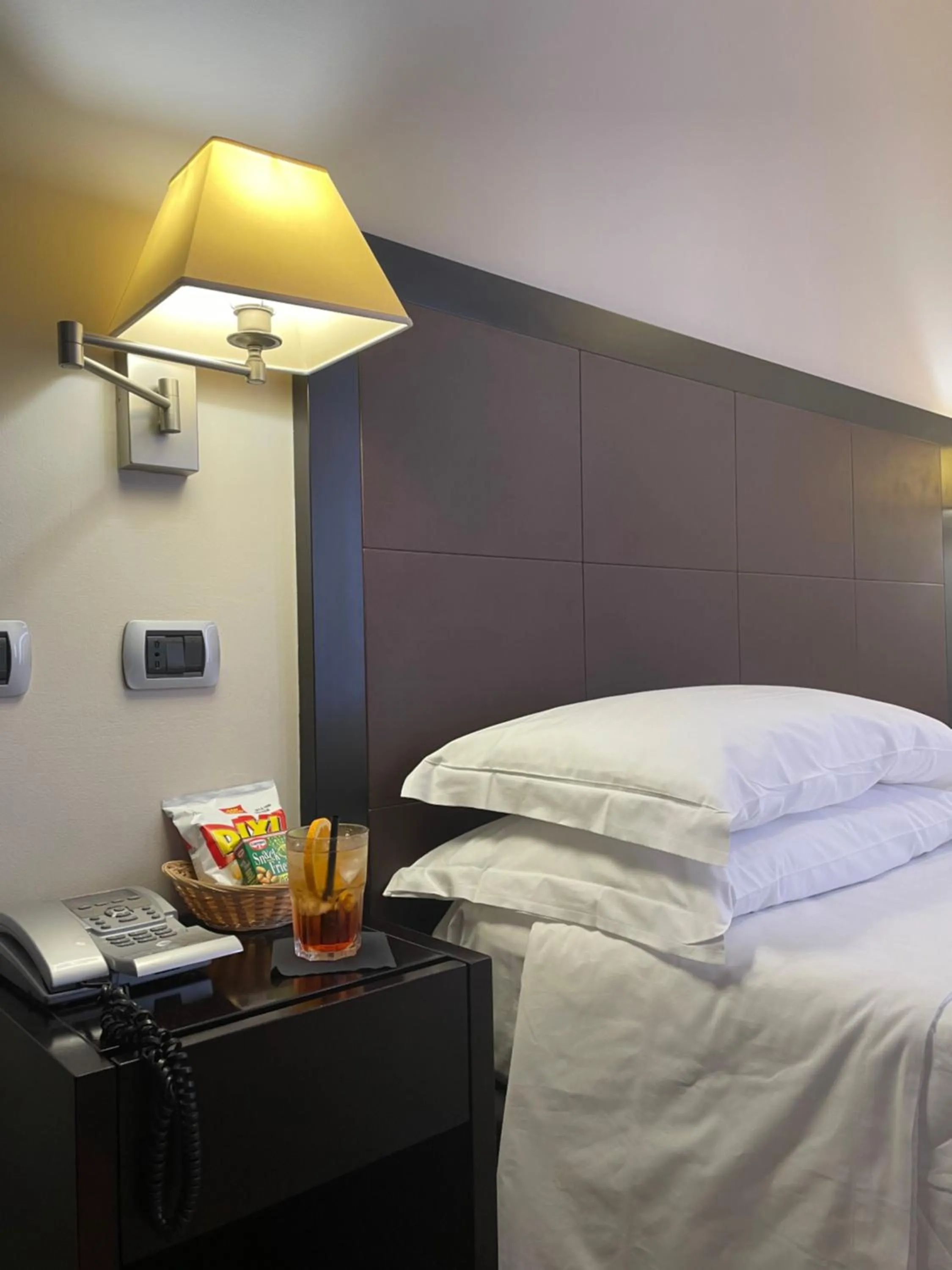 Bed in Cassisi Hotel