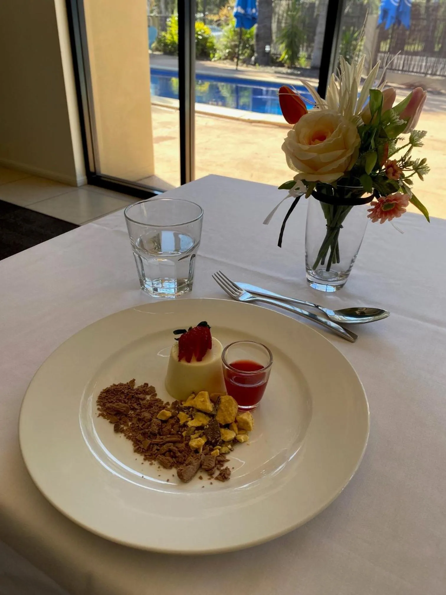 Restaurant/places to eat in The Palms Motel