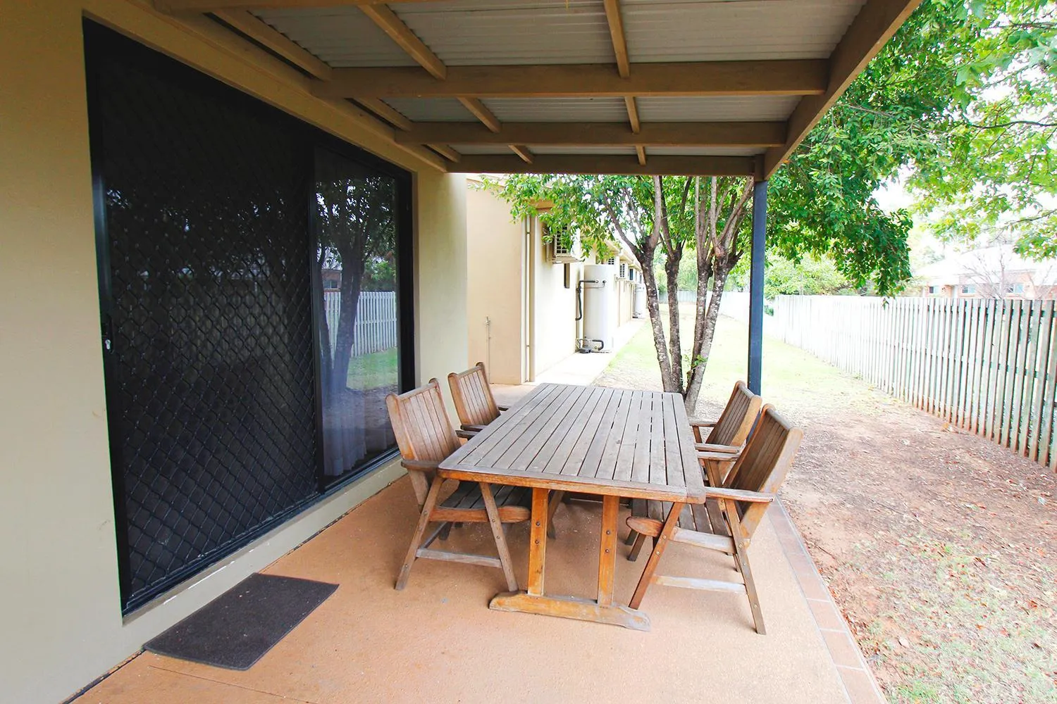 Patio in The Palms Motel