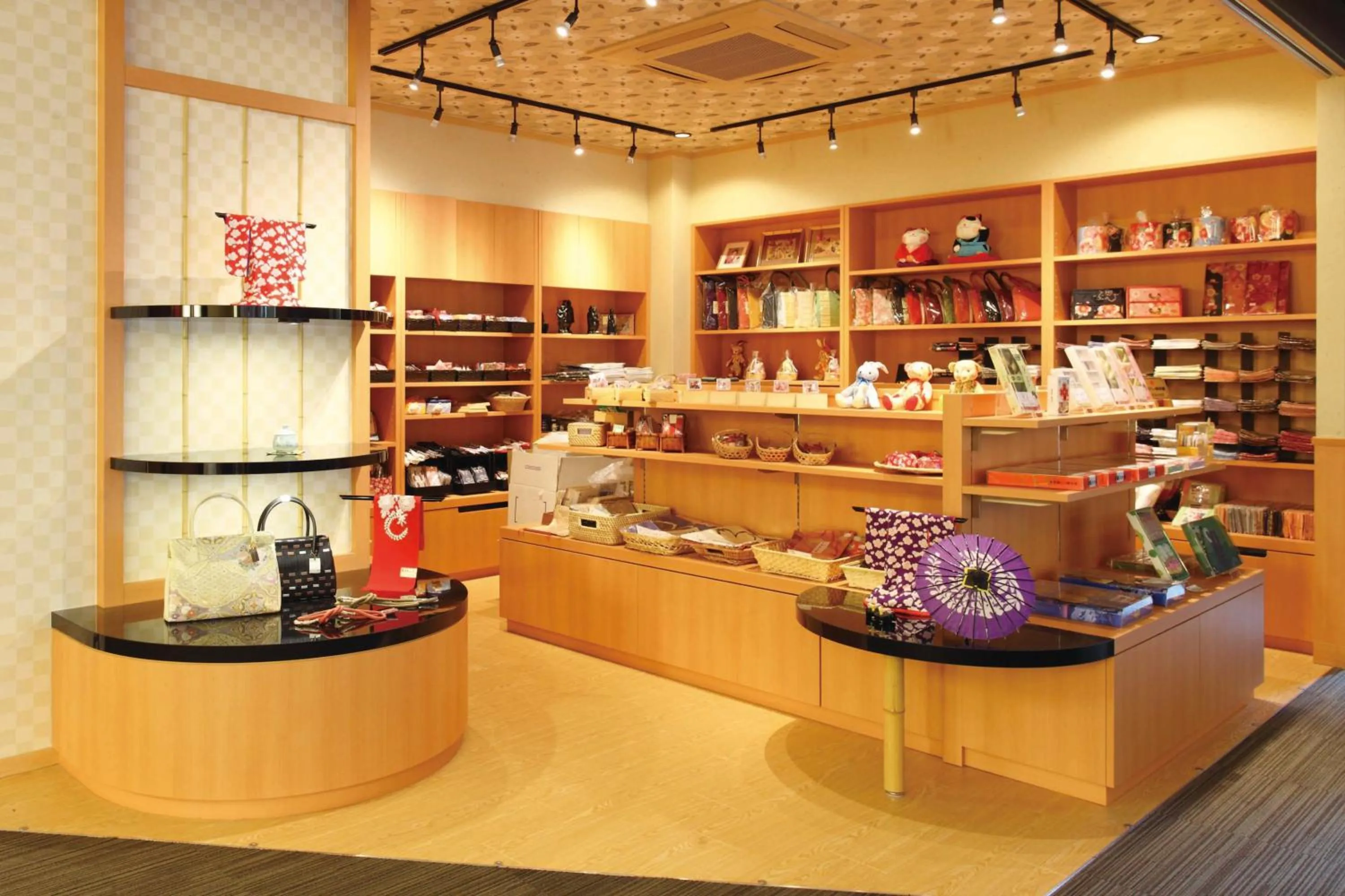 On-site shops in Matsui Honkan