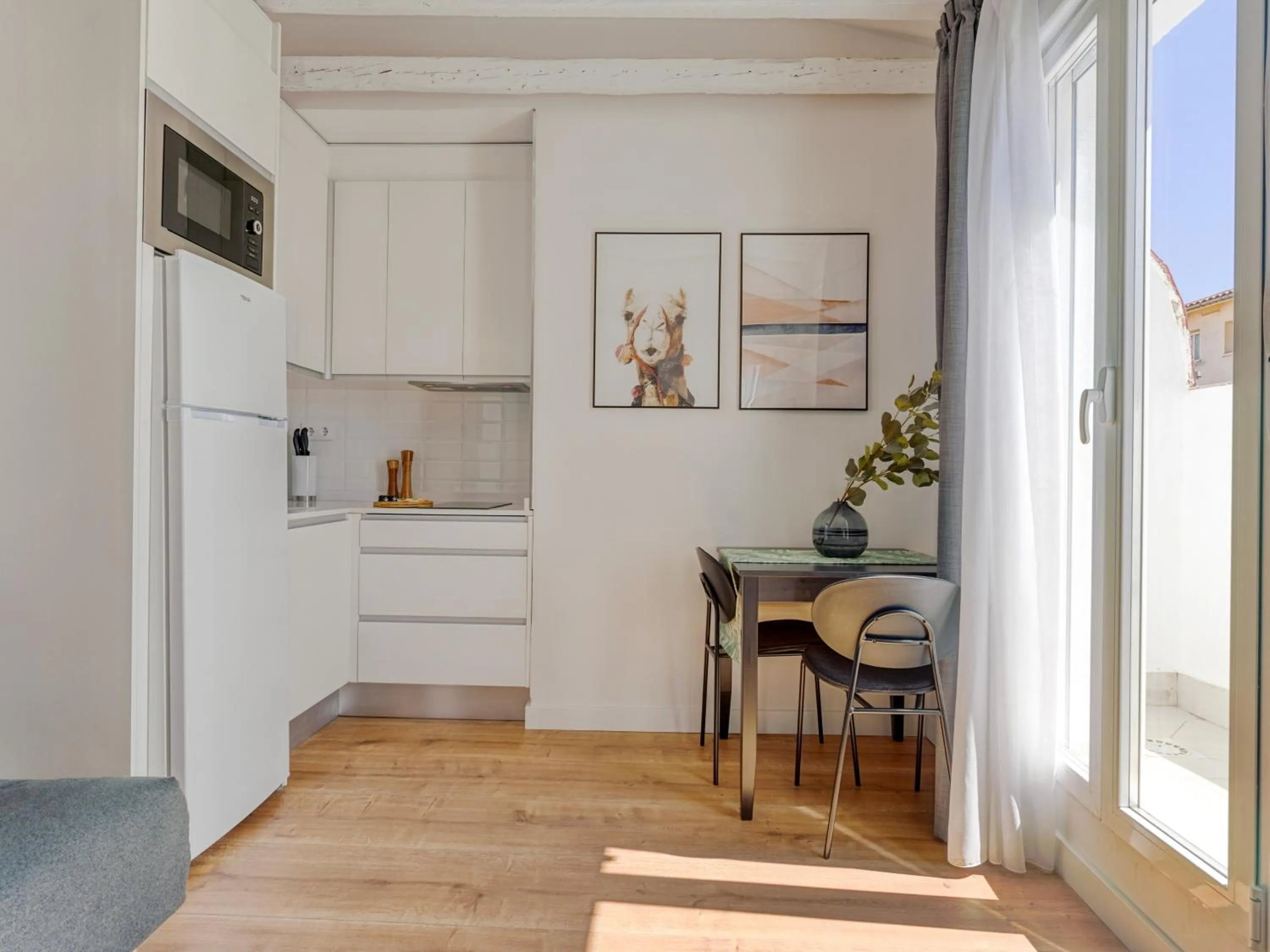 Kitchen or kitchenette in Limehome Madrid Calle de Fomento - estancia temporal