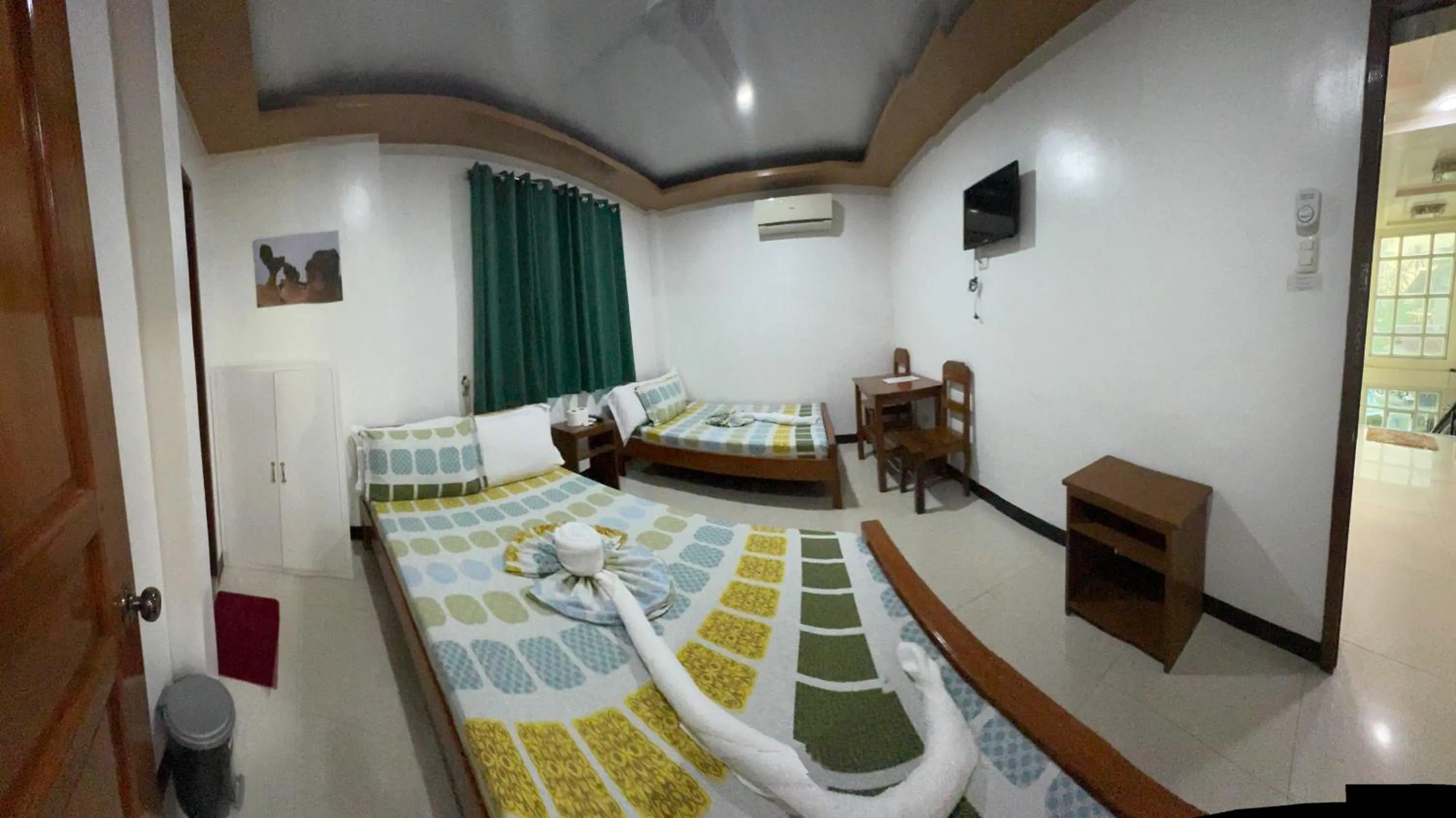 Bed in Buena's Haven Travelodge